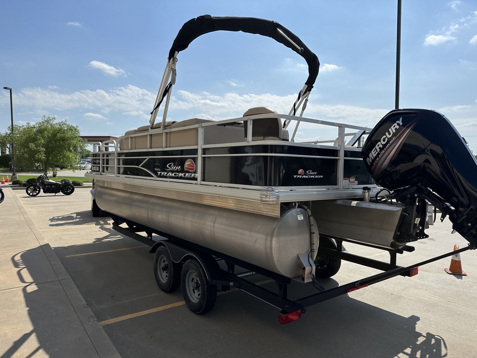 2018 Sun Tracker FISHIN' BARGE® 20 DLX in Norman, Oklahoma - Photo 6