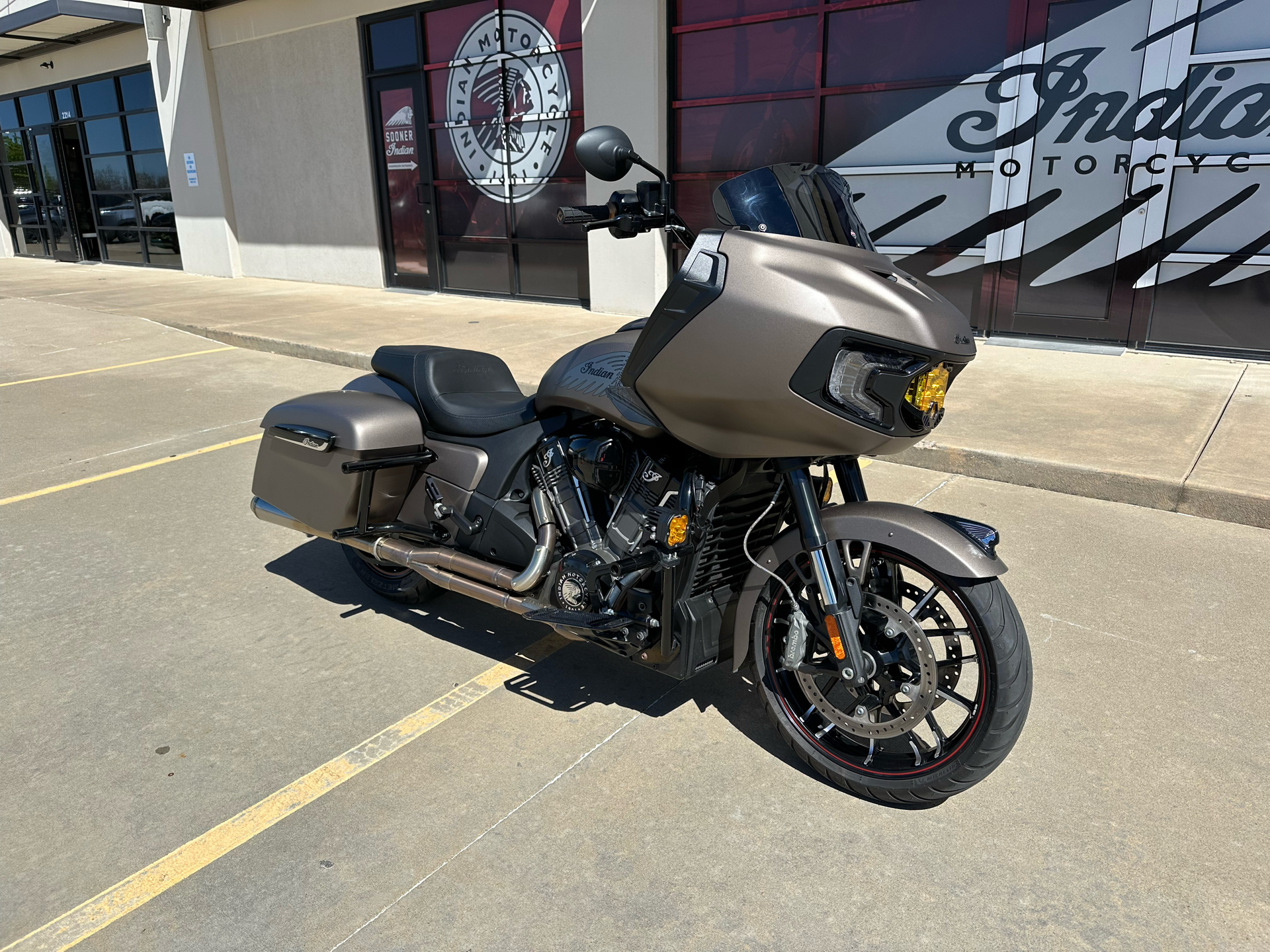 2021 Indian Motorcycle Challenger® Dark Horse® in Norman, Oklahoma - Photo 2
