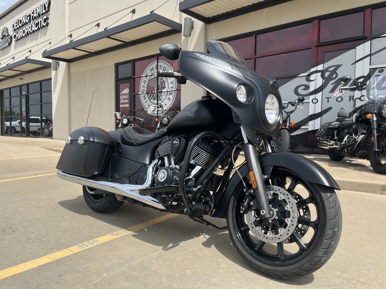 2018 Indian Motorcycle Chieftain® Dark Horse® ABS in Norman, Oklahoma - Photo 2