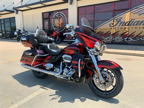 2017 Harley-Davidson CVO™ Limited in Norman, Oklahoma - Photo 2