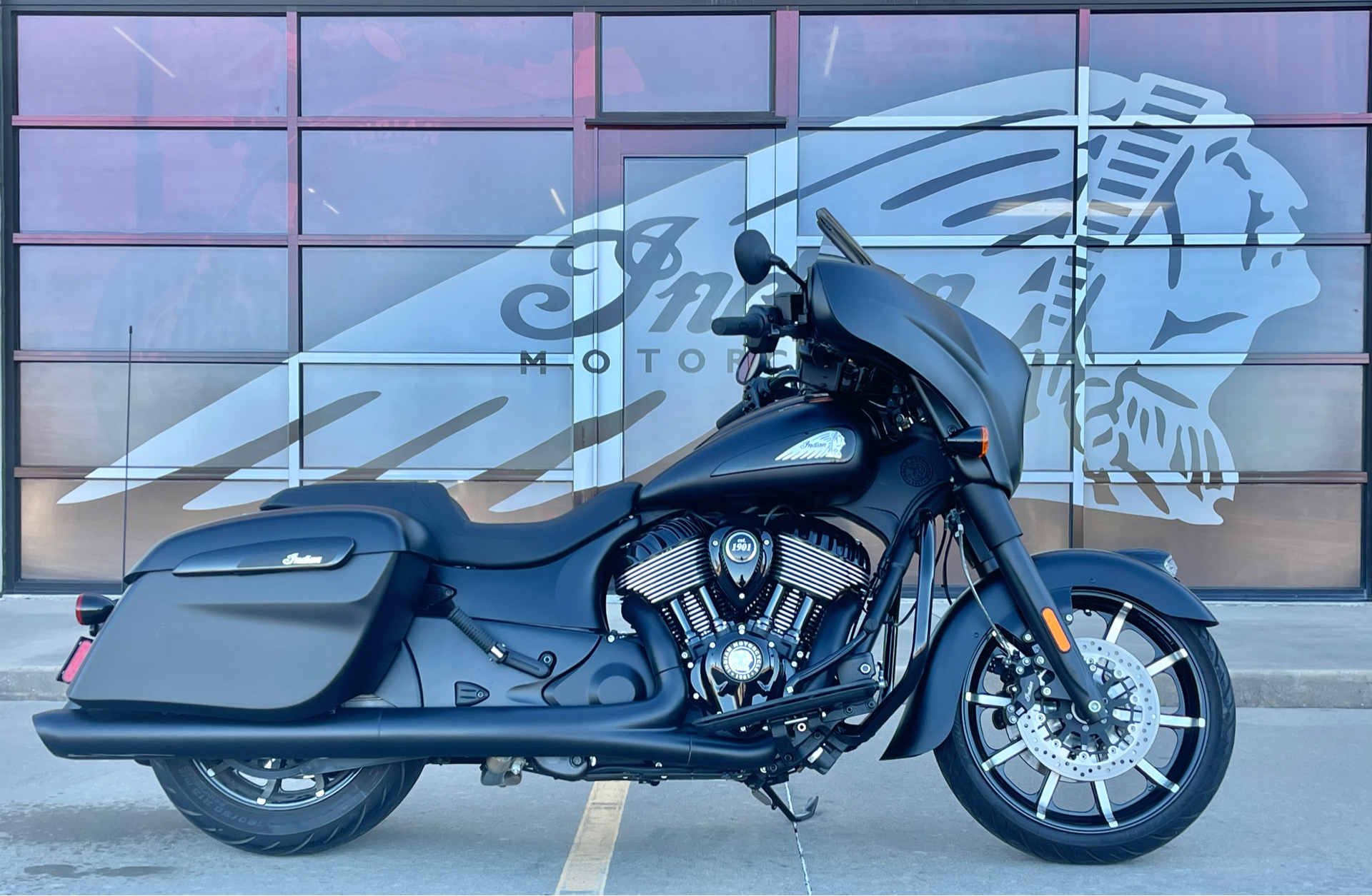 2021 Indian Motorcycle Chieftain® Dark Horse® in Norman, Oklahoma - Photo 1