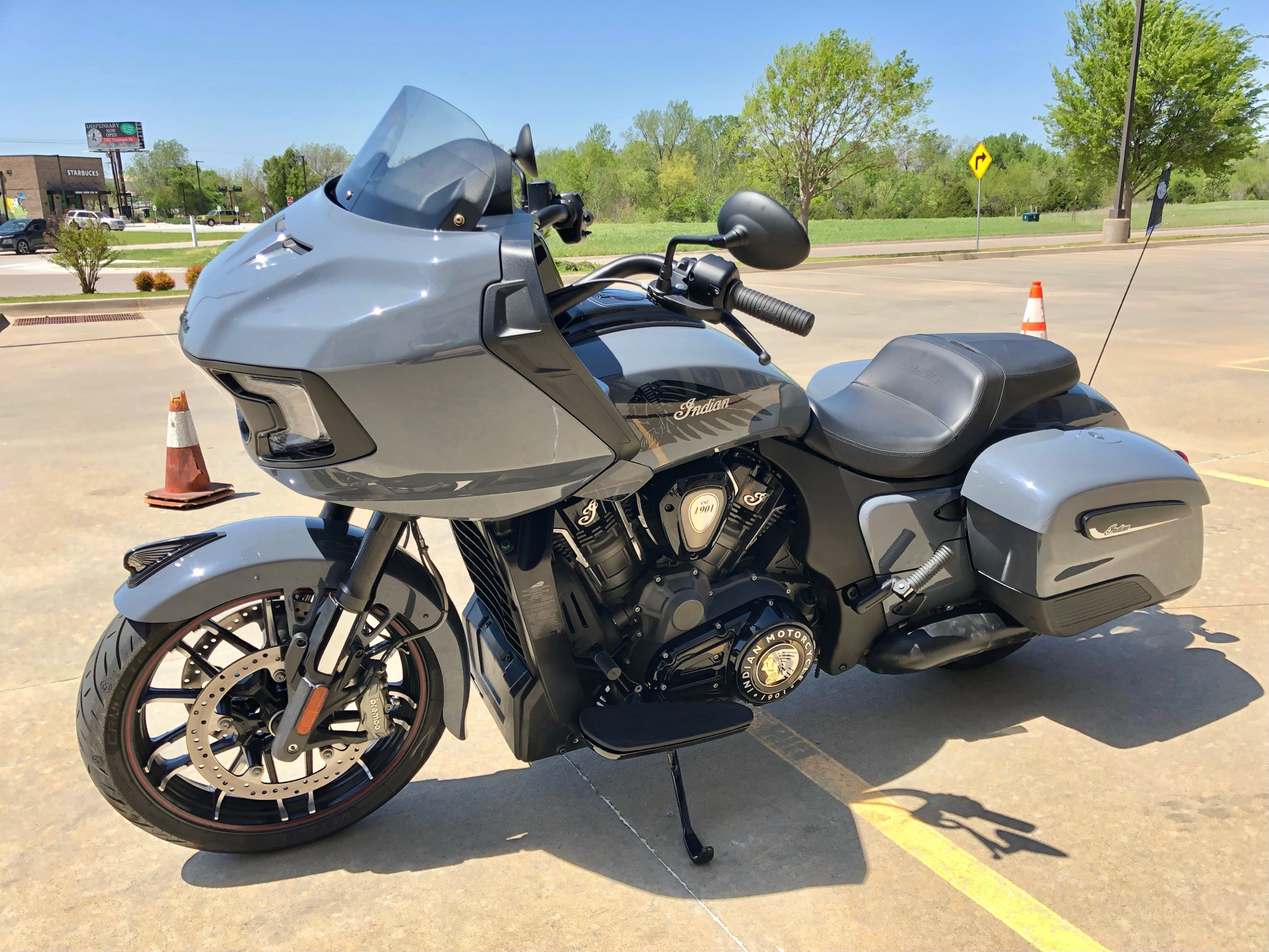 2022 Indian Motorcycle Challenger® Dark Horse® Icon in Norman, Oklahoma - Photo 4