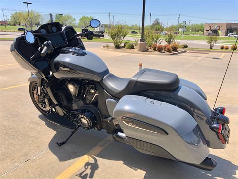 2022 Indian Motorcycle Challenger® Dark Horse® Icon in Norman, Oklahoma - Photo 6