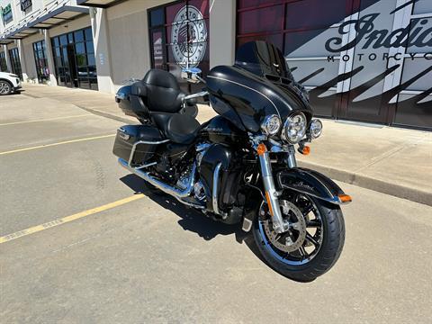 2017 Harley-Davidson Ultra Limited Low in Norman, Oklahoma - Photo 2