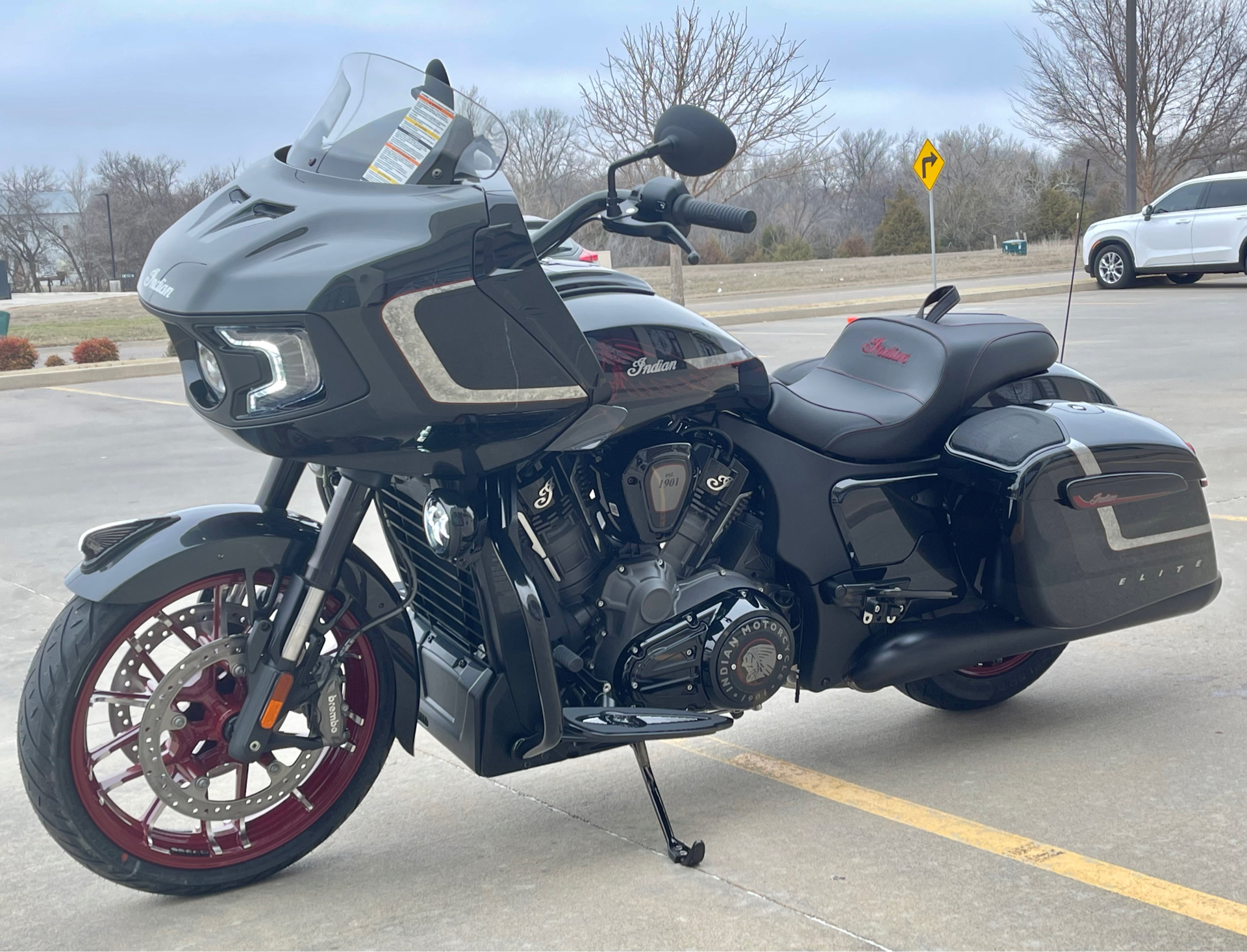 2024 Indian Motorcycle Challenger® Elite in Norman, Oklahoma - Photo 4