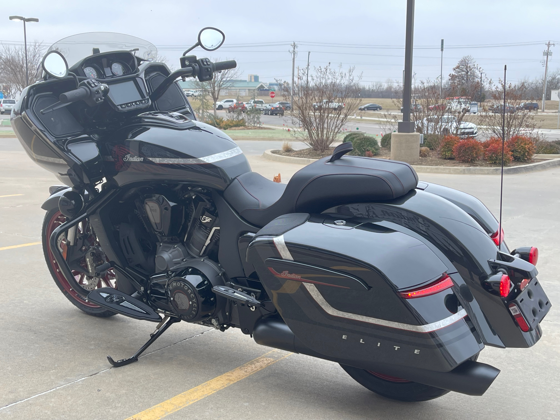 2024 Indian Motorcycle Challenger® Elite in Norman, Oklahoma - Photo 6