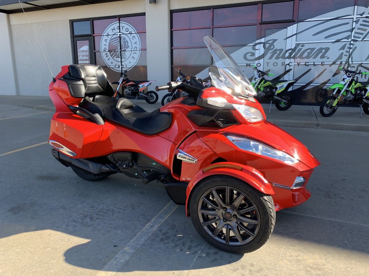 2013 Can-Am Spyder® RT-S SM5 in Norman, Oklahoma - Photo 2