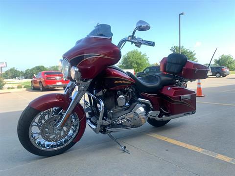 2005 Harley-Davidson FLHTCSE2 Screamin' Eagle® Electra Glide®  2 in Norman, Oklahoma - Photo 4