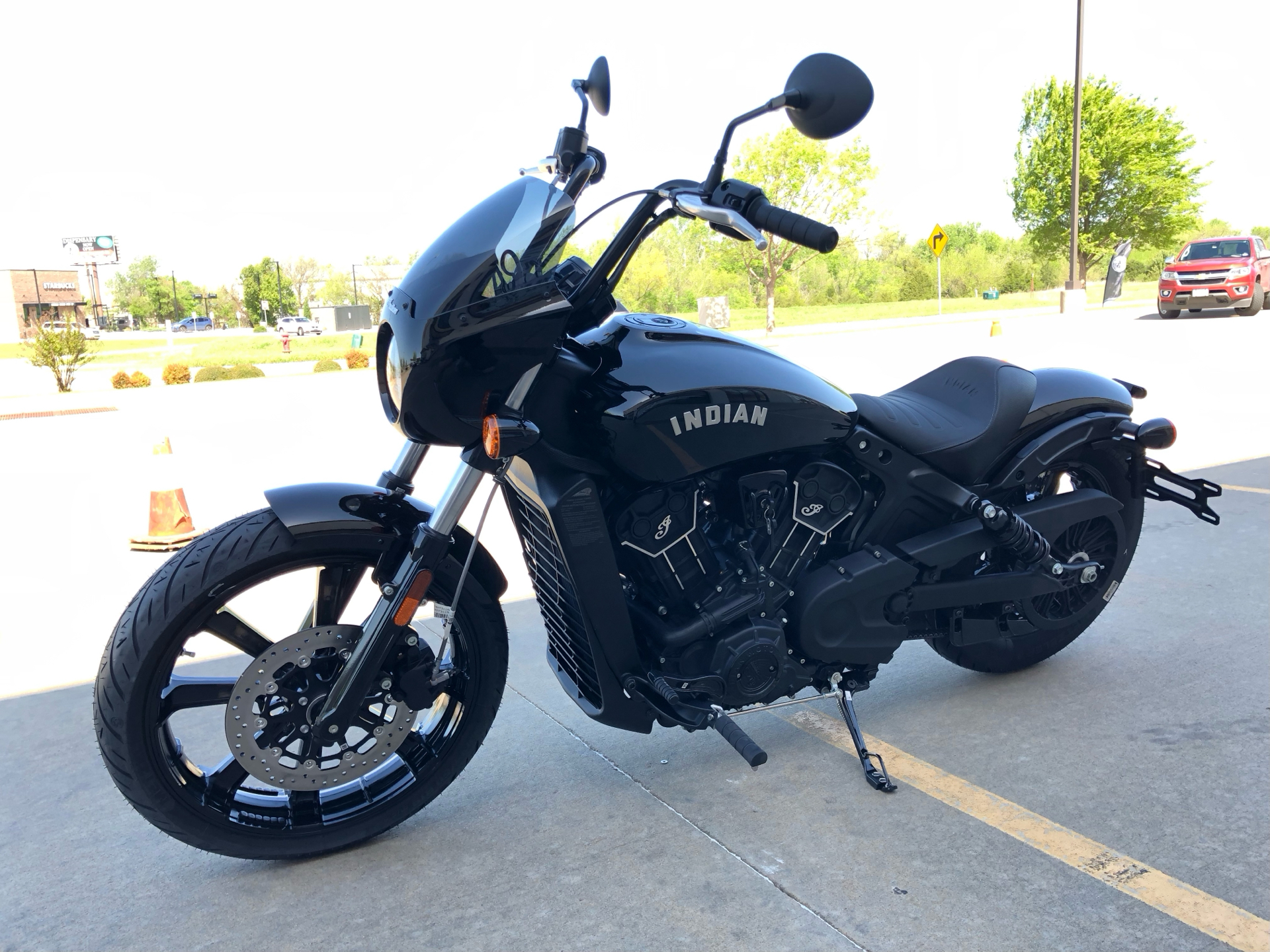 2024 Indian Motorcycle Scout® Rogue Sixty in Norman, Oklahoma - Photo 4