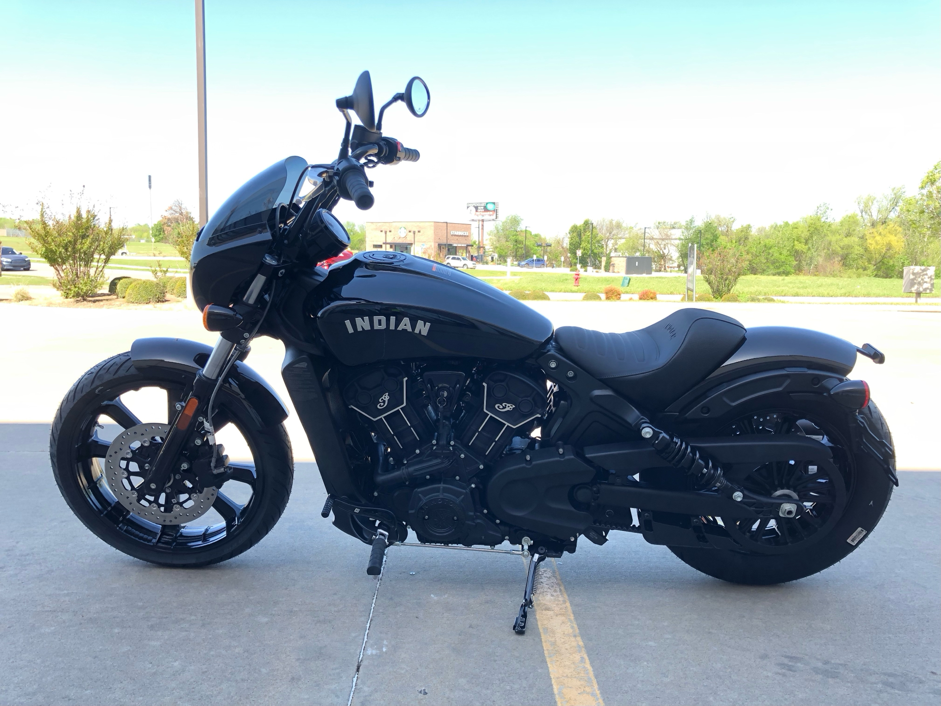 2024 Indian Motorcycle Scout® Rogue Sixty in Norman, Oklahoma - Photo 5