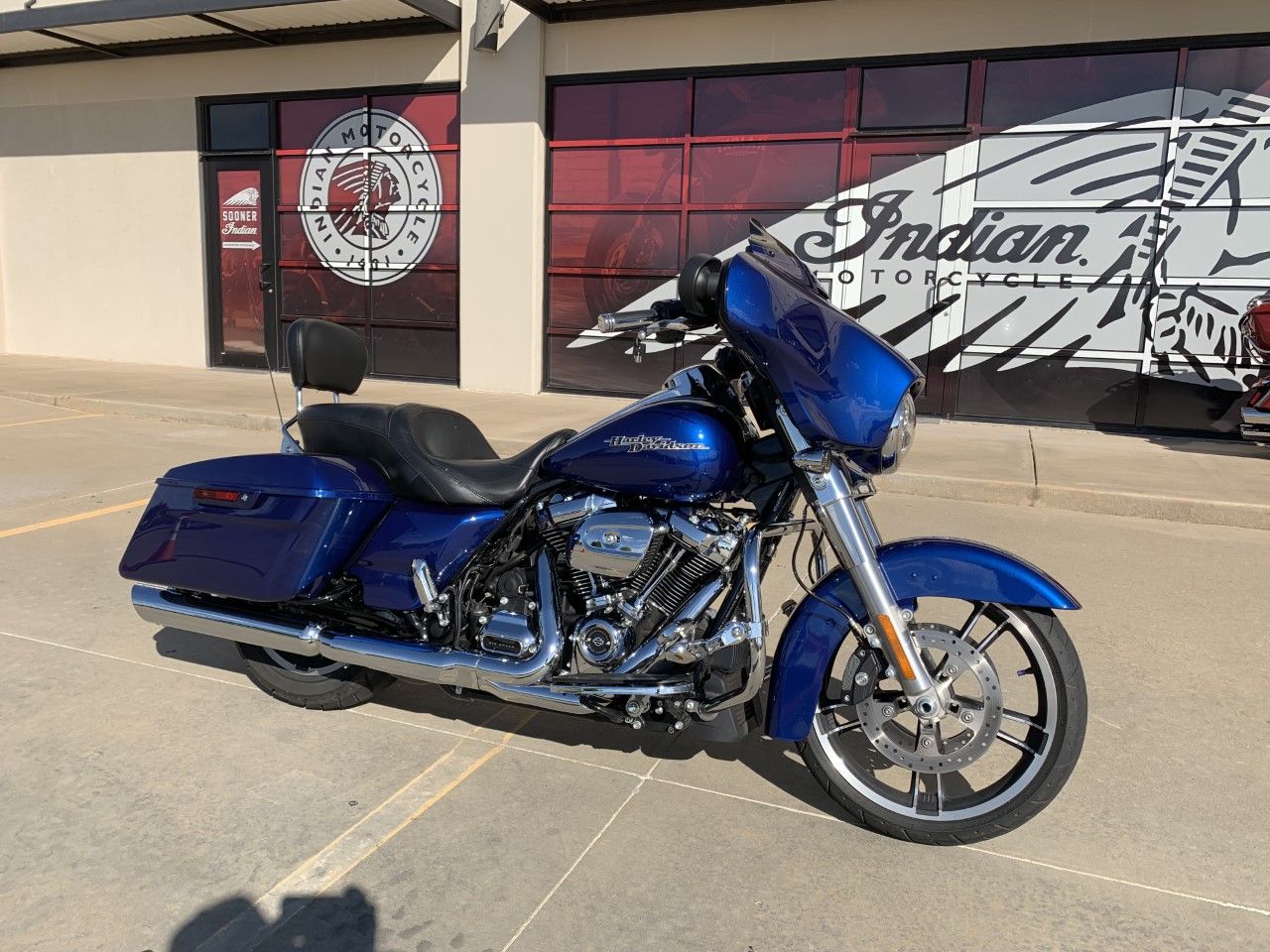 2017 Harley-Davidson Street Glide® in Norman, Oklahoma - Photo 2