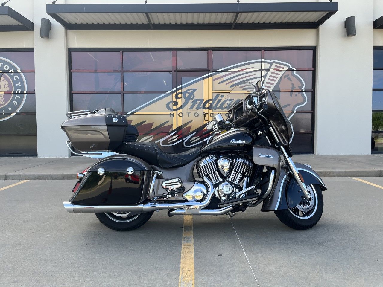 2018 Indian Motorcycle Roadmaster® ABS in Norman, Oklahoma - Photo 1