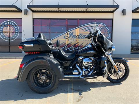 2016 Harley-Davidson Tri Glide® Ultra in Norman, Oklahoma - Photo 1