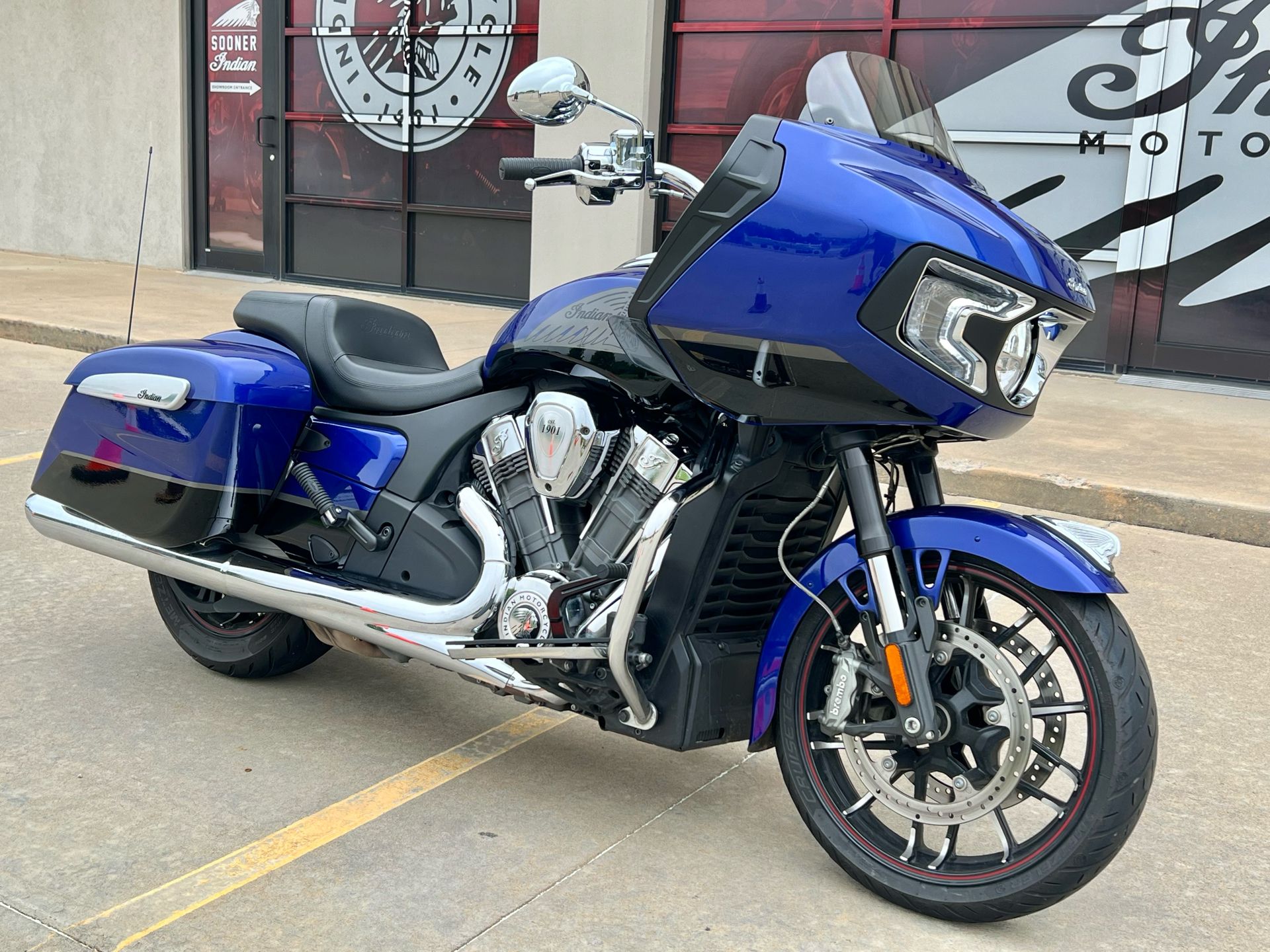 2022 Indian Motorcycle Challenger® Limited in Norman, Oklahoma - Photo 2