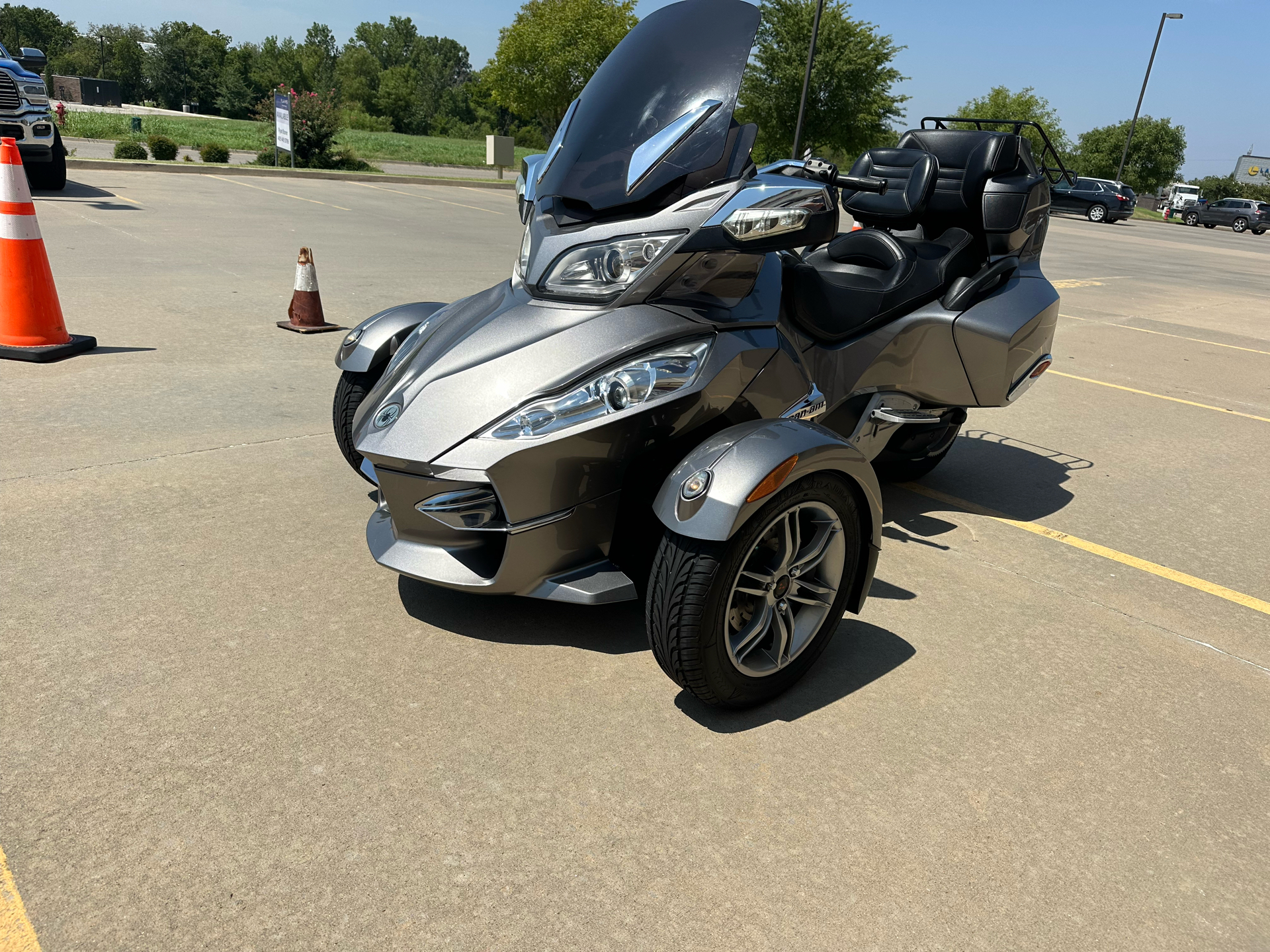 2012 Can-Am Spyder® RT SM5 in Norman, Oklahoma - Photo 4