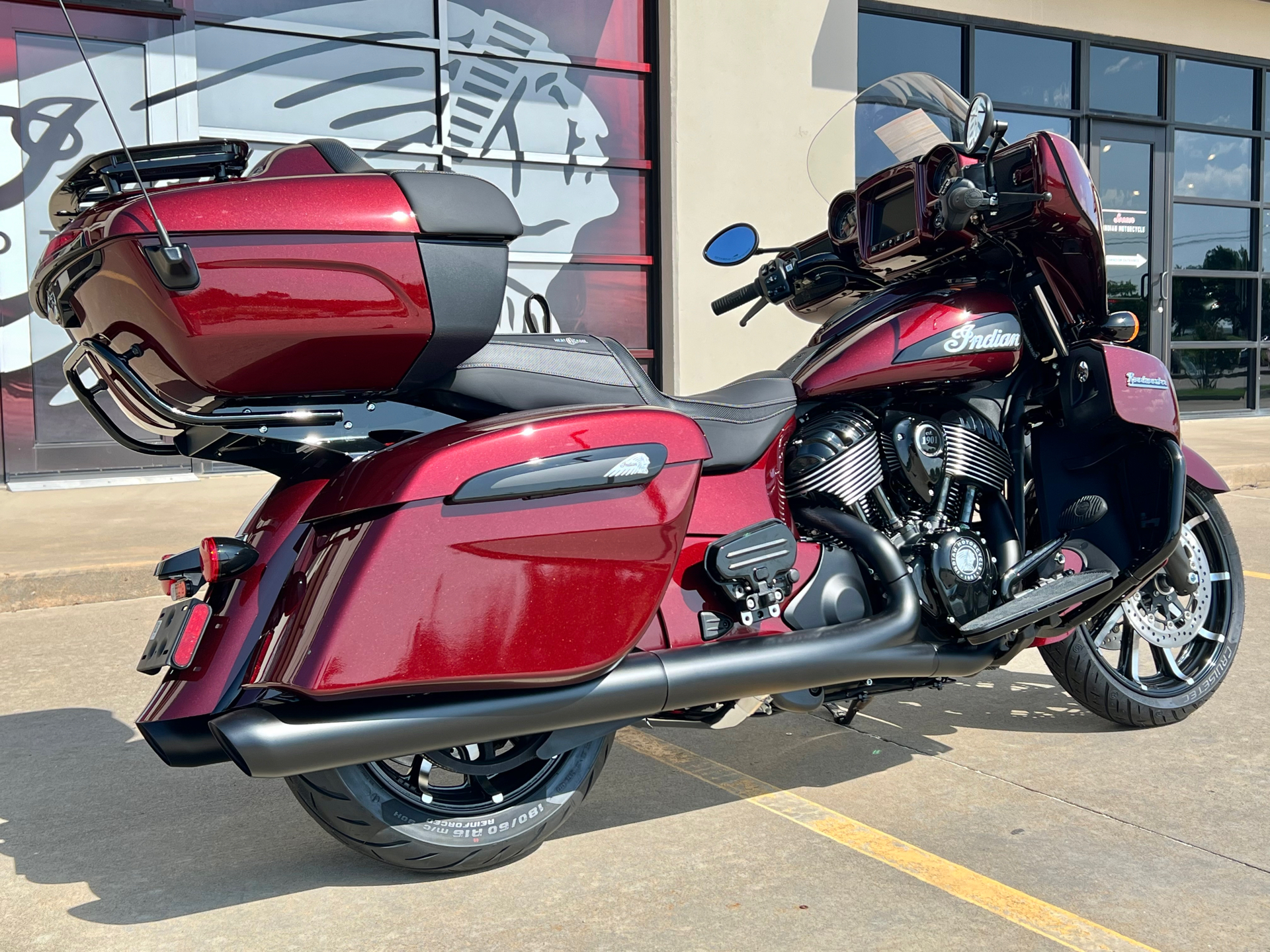 2024 Indian Motorcycle Roadmaster® Dark Horse® in Norman, Oklahoma - Photo 8