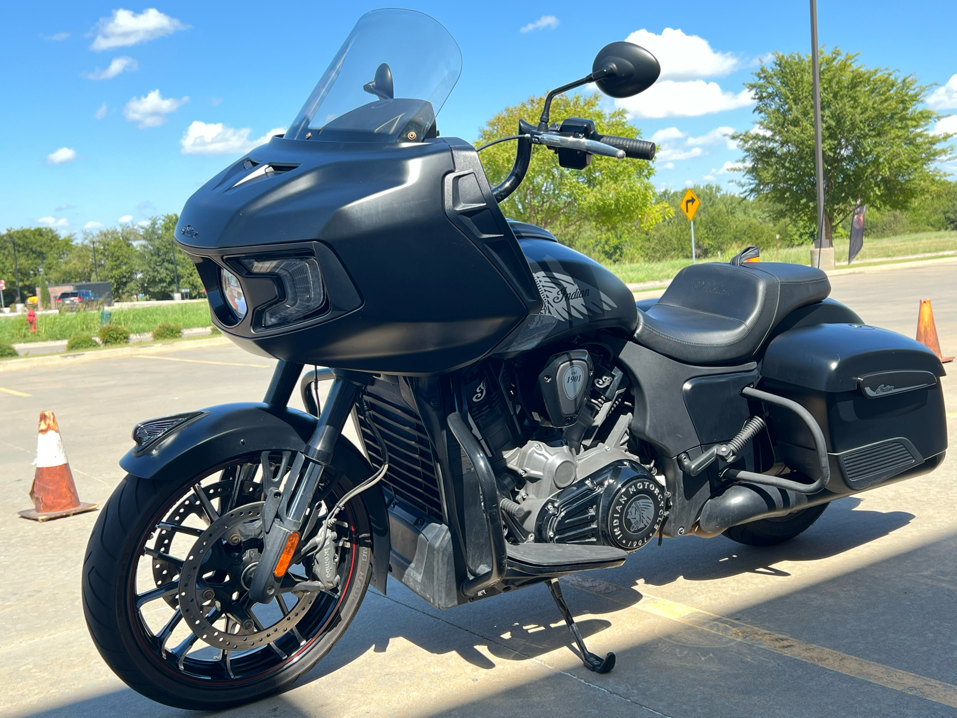 2020 Indian Motorcycle Challenger® Dark Horse® in Norman, Oklahoma - Photo 4