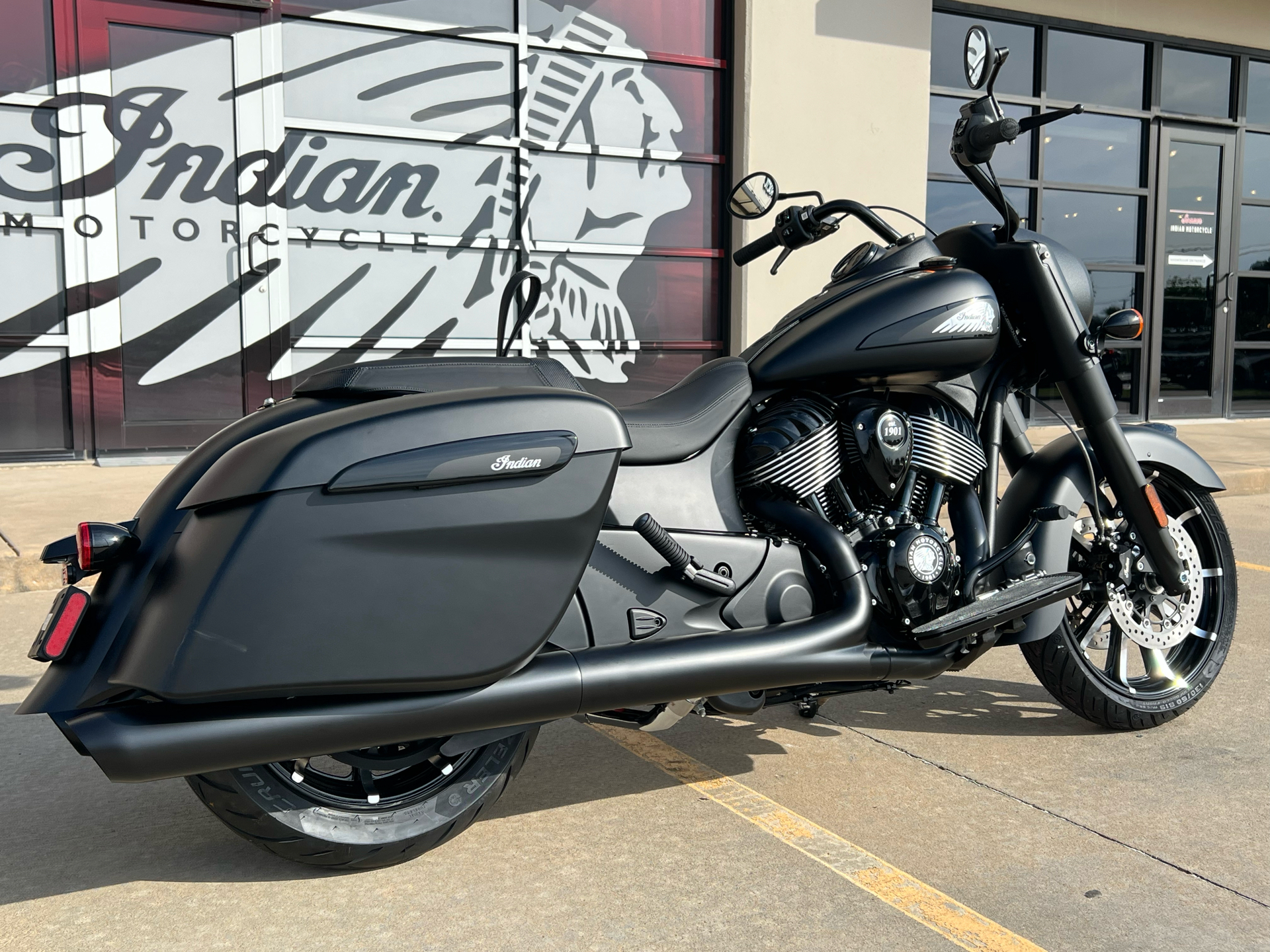 2024 Indian Motorcycle Springfield® Dark Horse® in Norman, Oklahoma - Photo 8