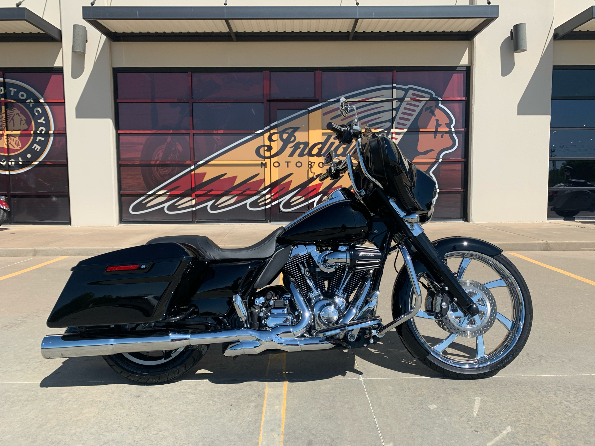 2016 Harley-Davidson Street Glide® in Norman, Oklahoma - Photo 1