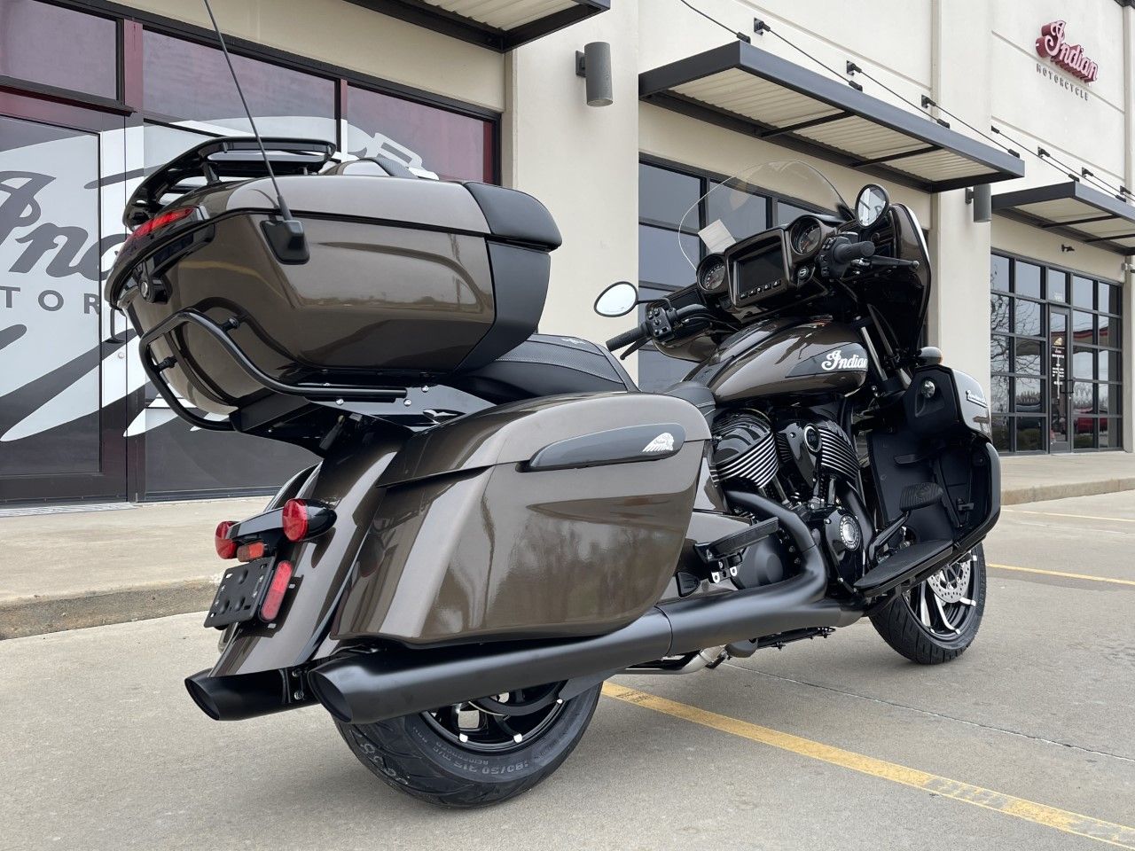 2023 Indian Motorcycle Roadmaster® Dark Horse® in Norman, Oklahoma - Photo 8