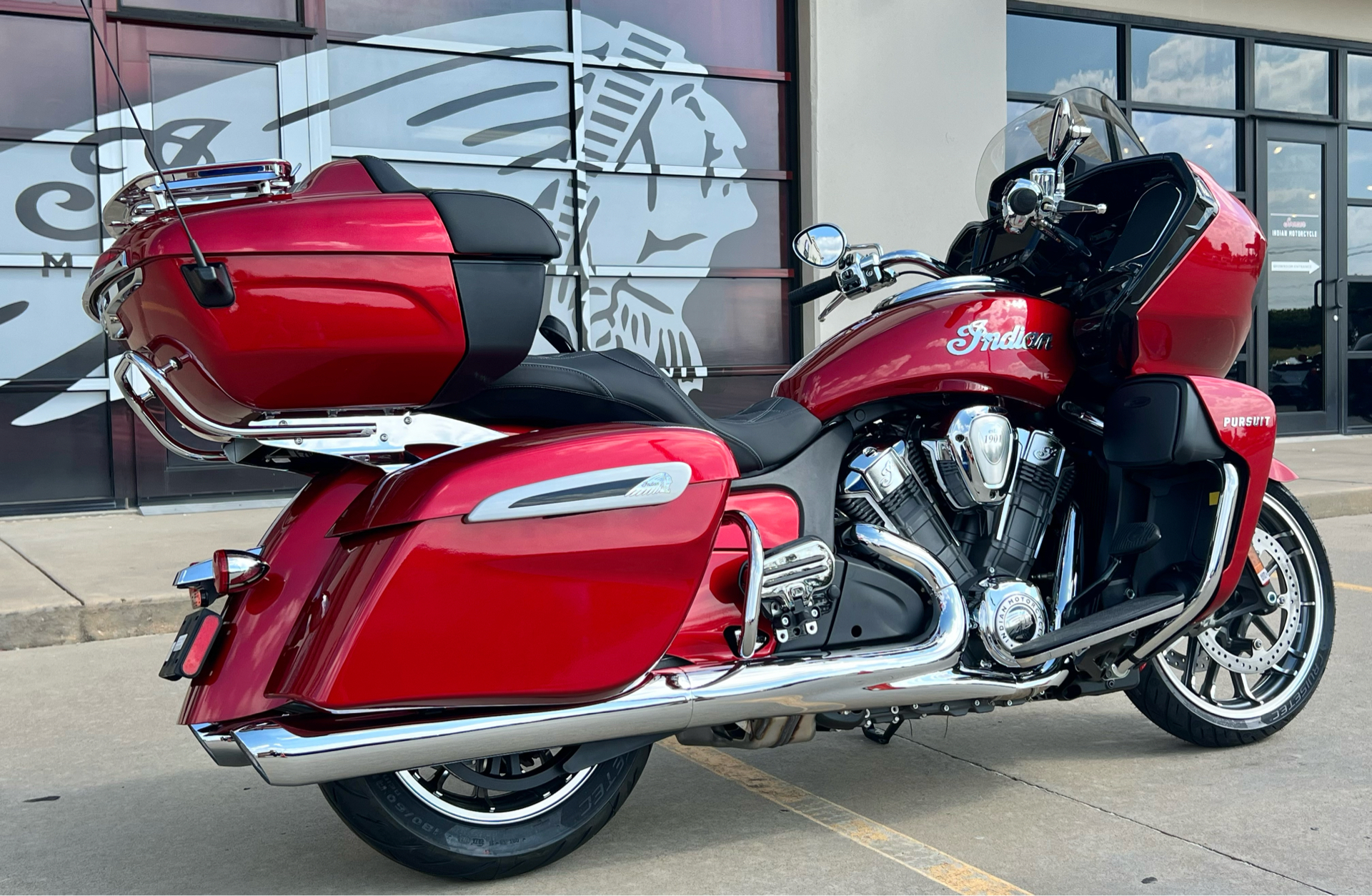 2024 Indian Motorcycle Pursuit® Limited® with PowerBand Audio Package in Norman, Oklahoma - Photo 8