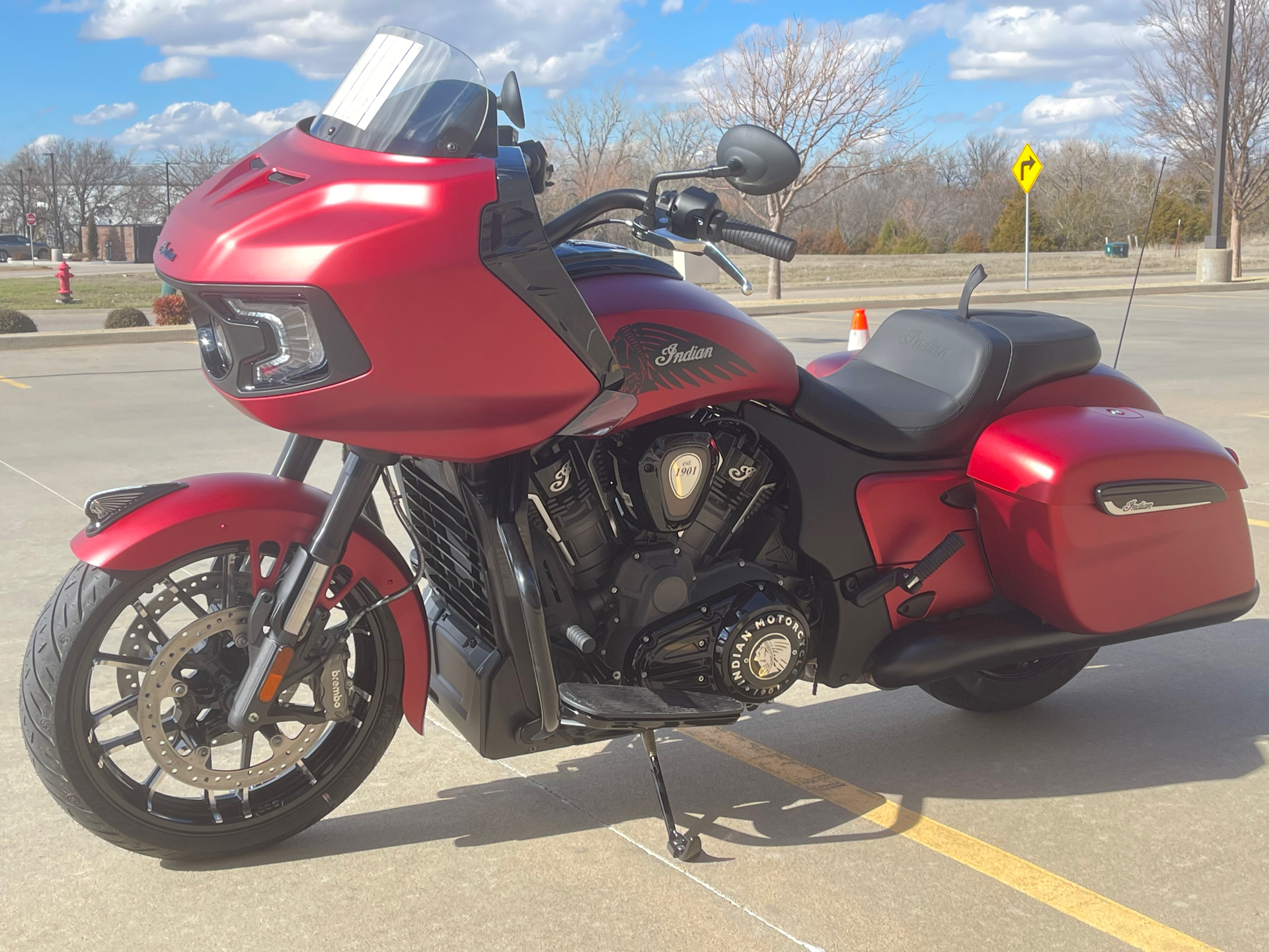 2024 Indian Motorcycle Challenger® Dark Horse® in Norman, Oklahoma - Photo 4