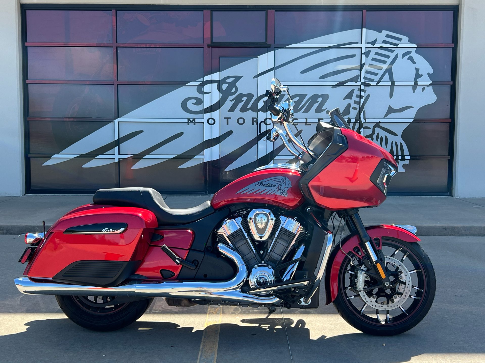 2020 Indian Motorcycle Challenger® Limited in Norman, Oklahoma - Photo 1