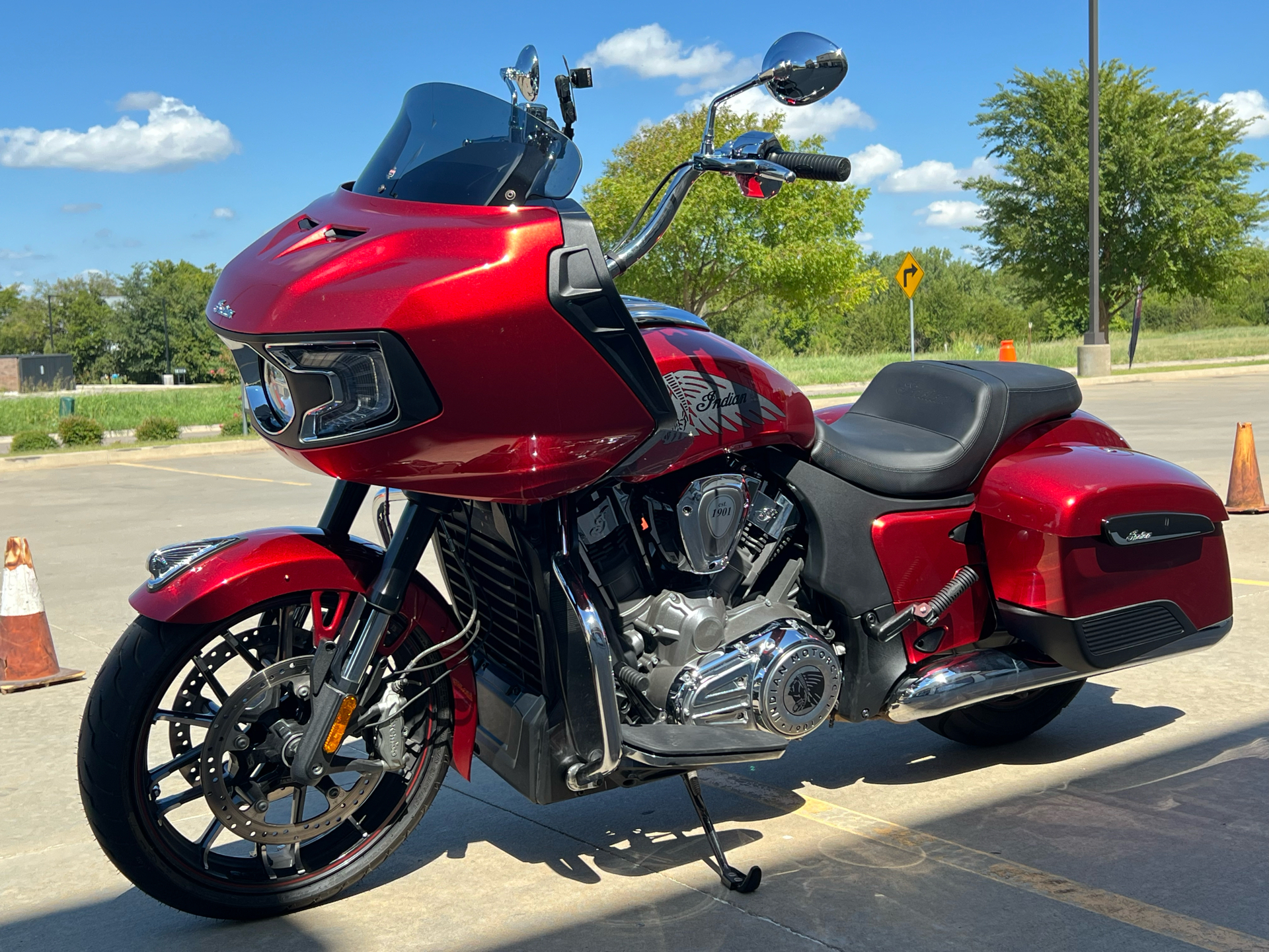 2020 Indian Motorcycle Challenger® Limited in Norman, Oklahoma - Photo 4