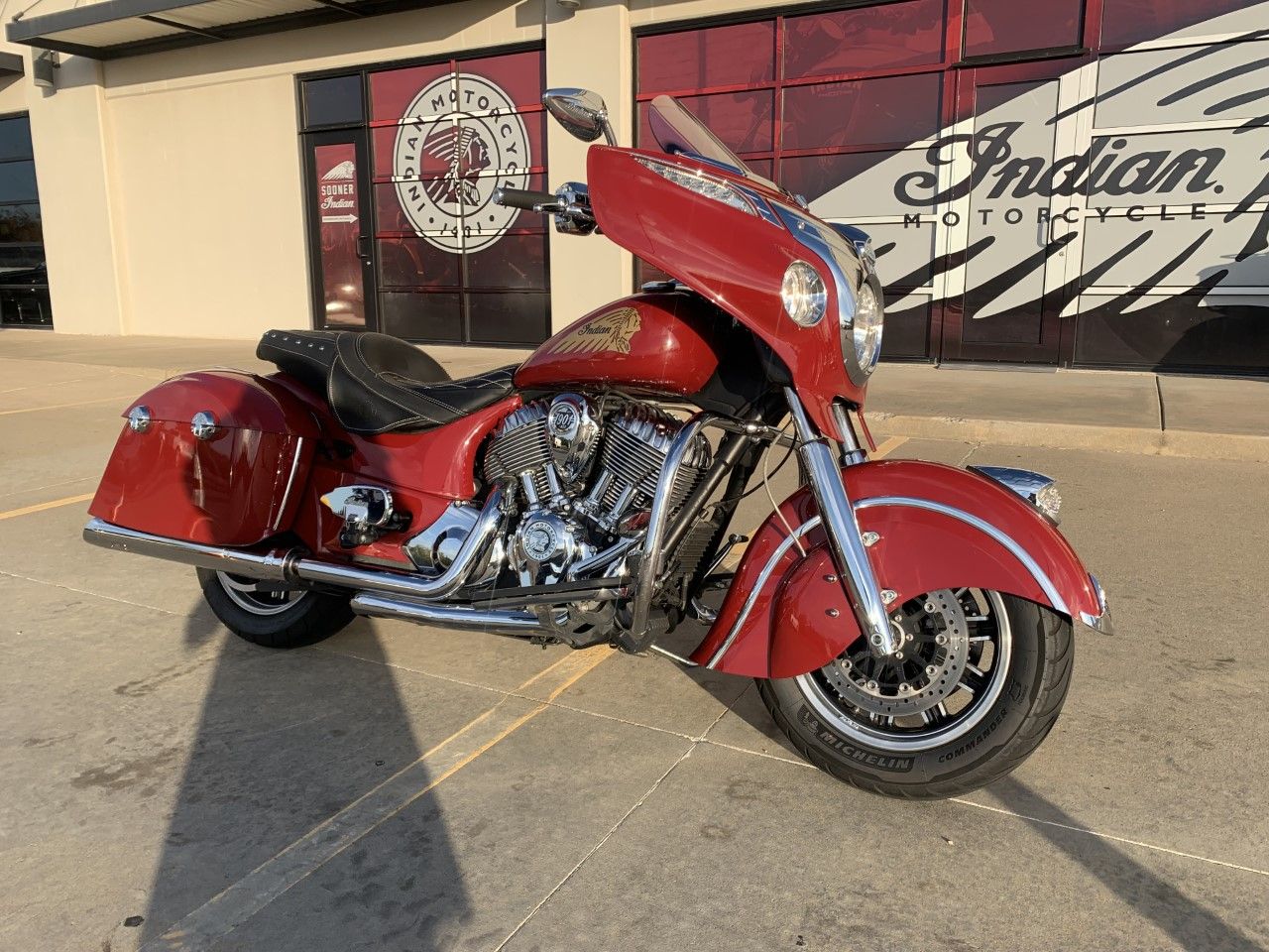 2014 Indian Motorcycle Chieftain™ in Norman, Oklahoma - Photo 2