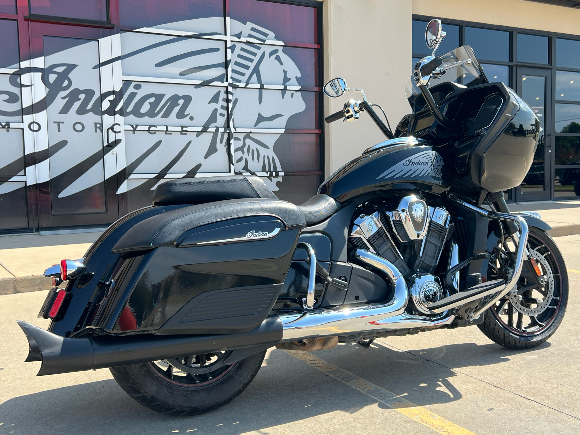 2021 Indian Motorcycle Challenger® Limited in Norman, Oklahoma - Photo 8