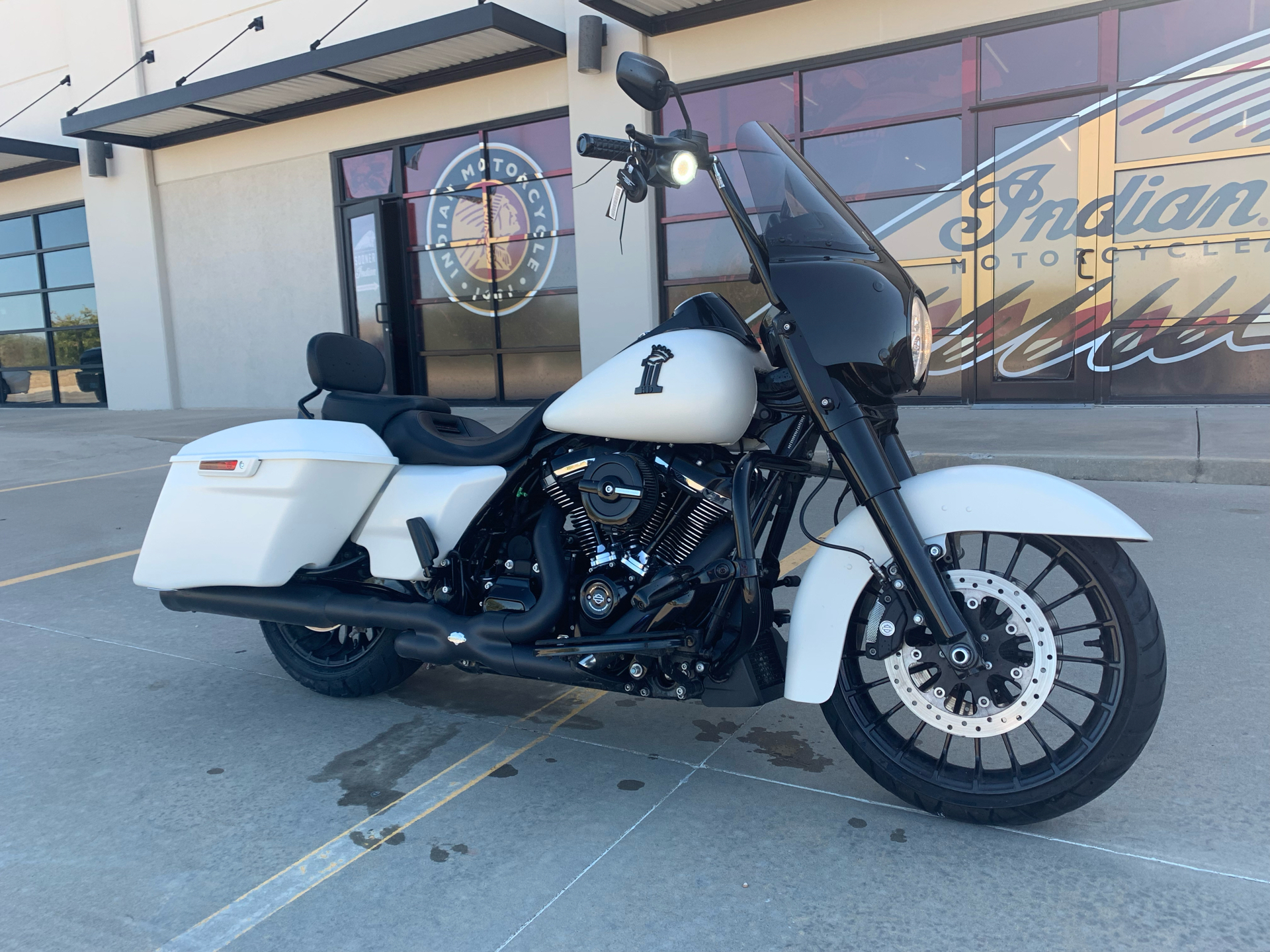 2019 Harley-Davidson Road King® Special in Norman, Oklahoma - Photo 2
