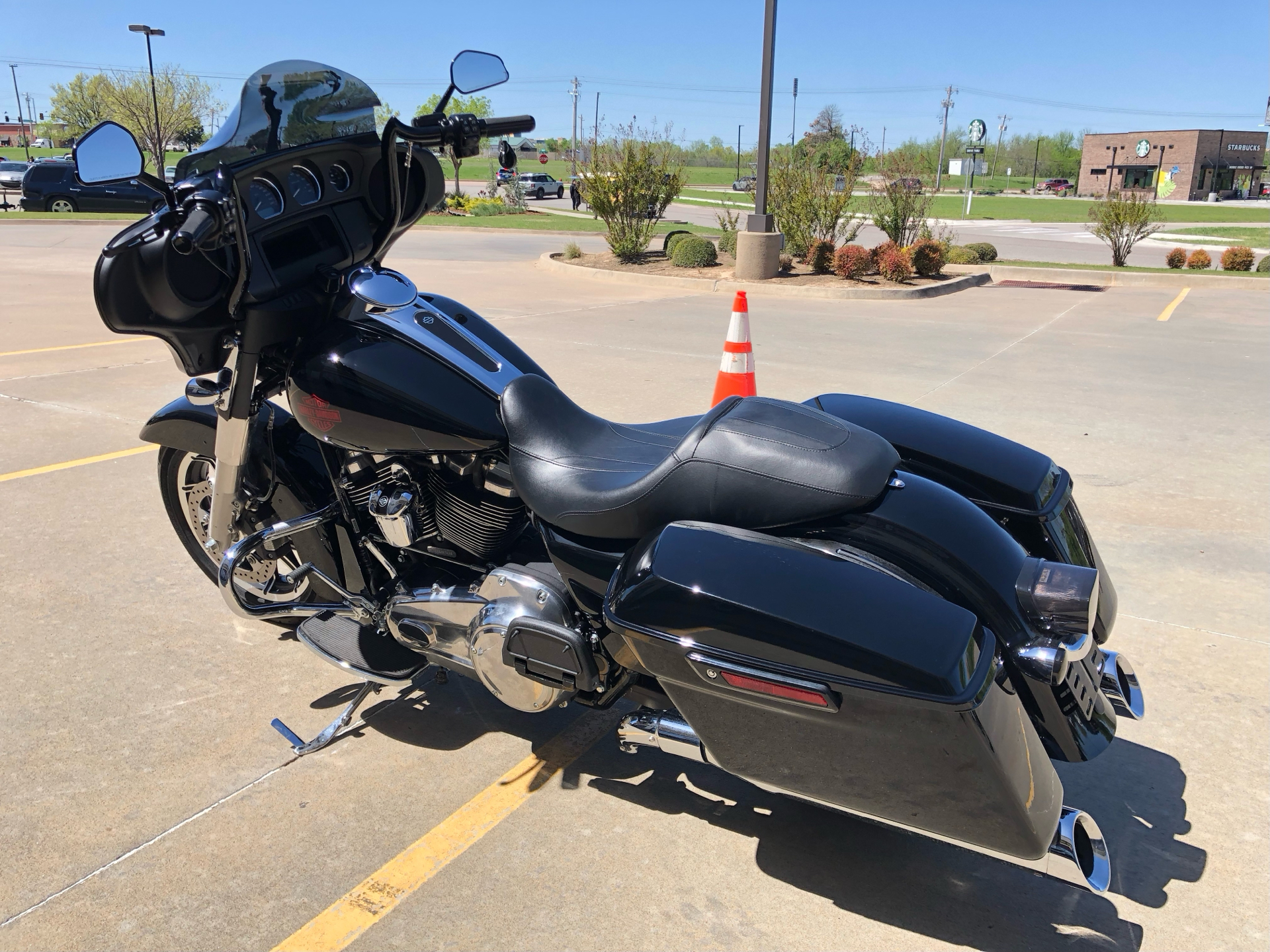 2019 Harley-Davidson Electra Glide® Standard in Norman, Oklahoma - Photo 6