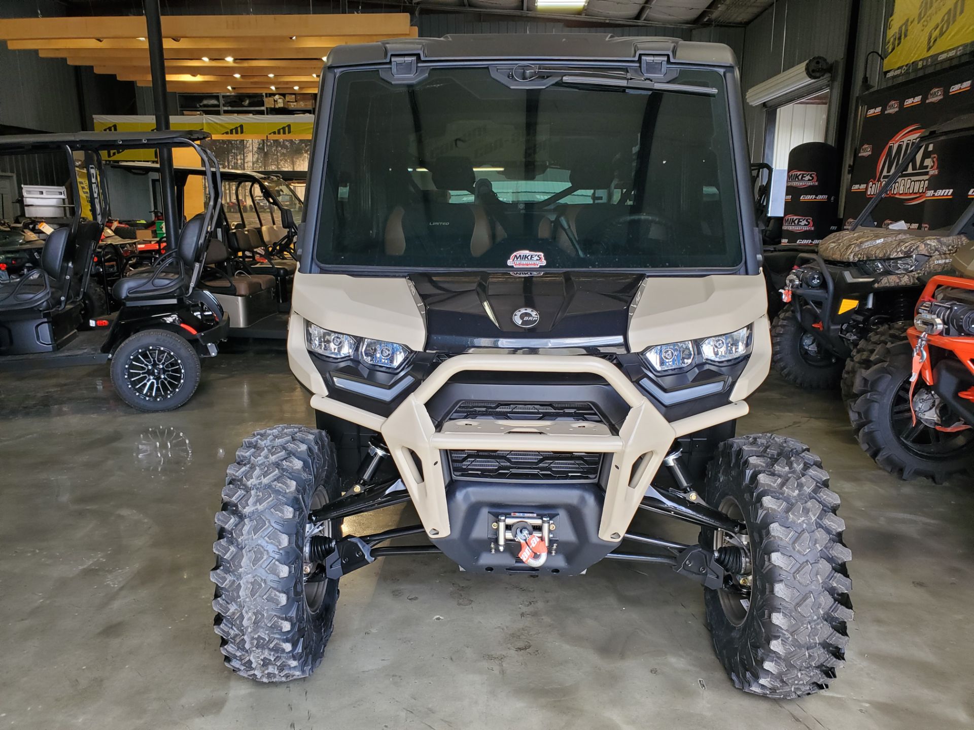 2024 Can-Am Defender MAX Limited in Douglas, Georgia - Photo 2