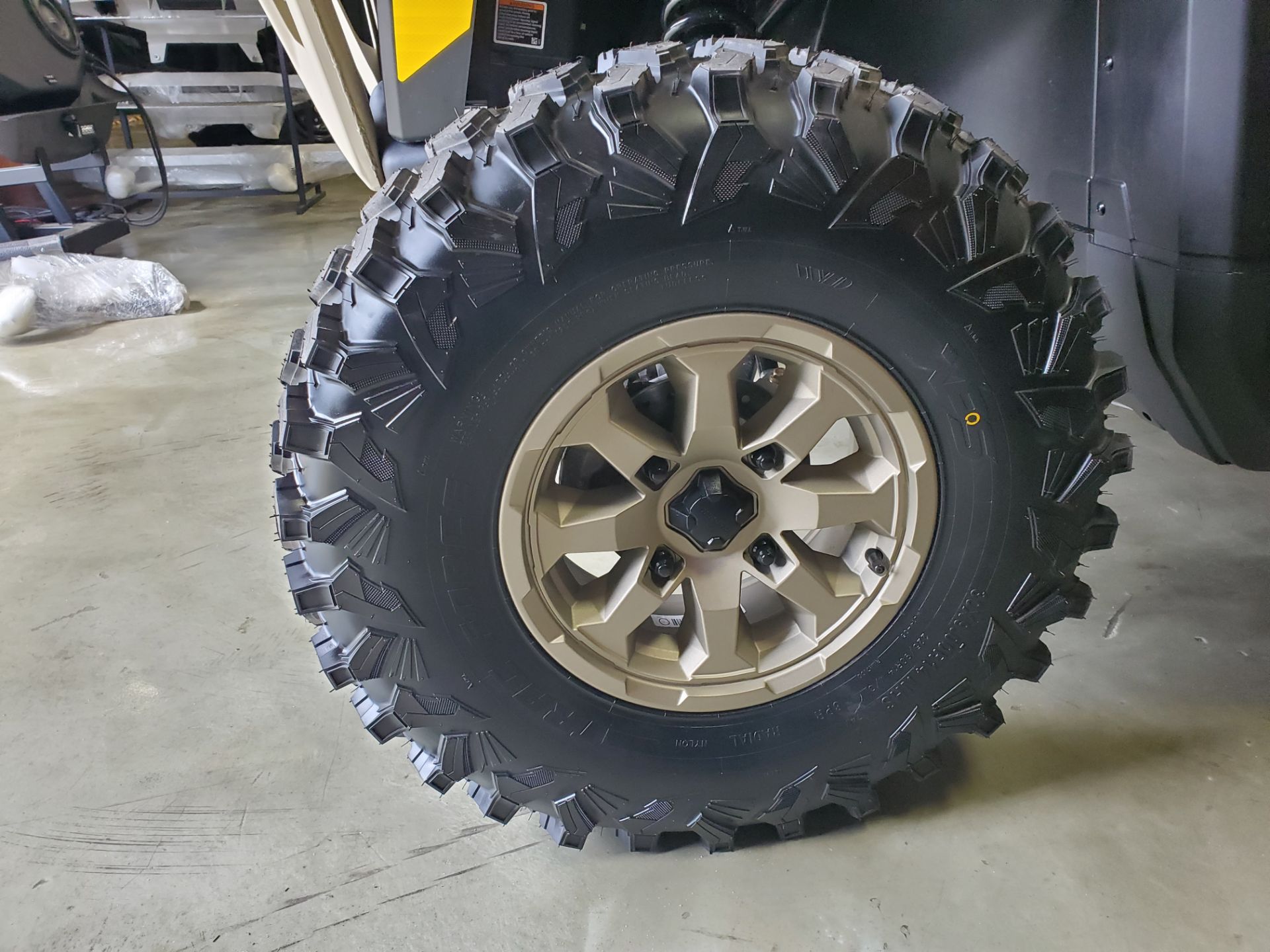 2024 Can-Am Defender MAX Limited in Douglas, Georgia - Photo 8