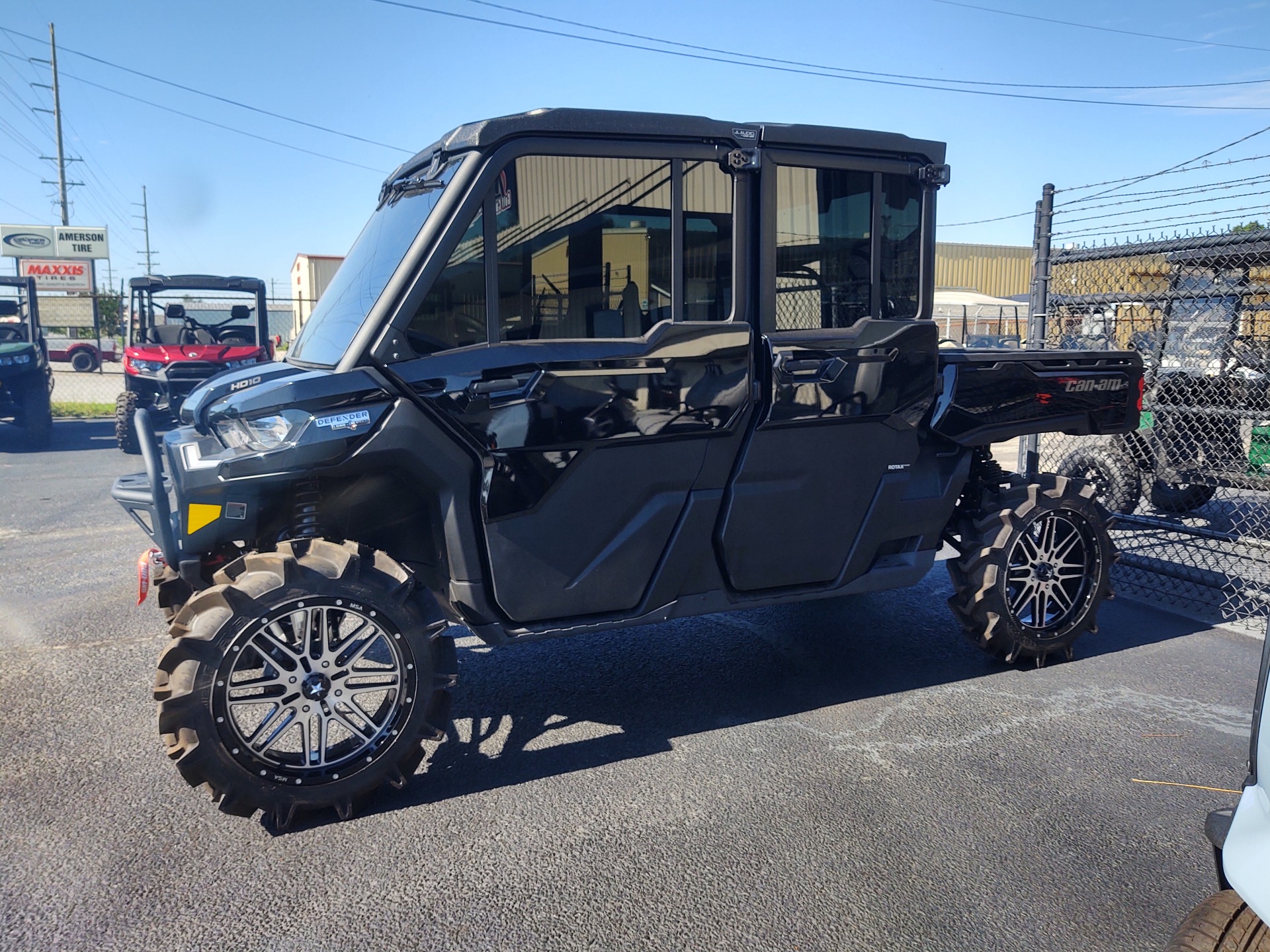 2024 Can-Am Defender MAX Lone Star CAB in Douglas, Georgia - Photo 3