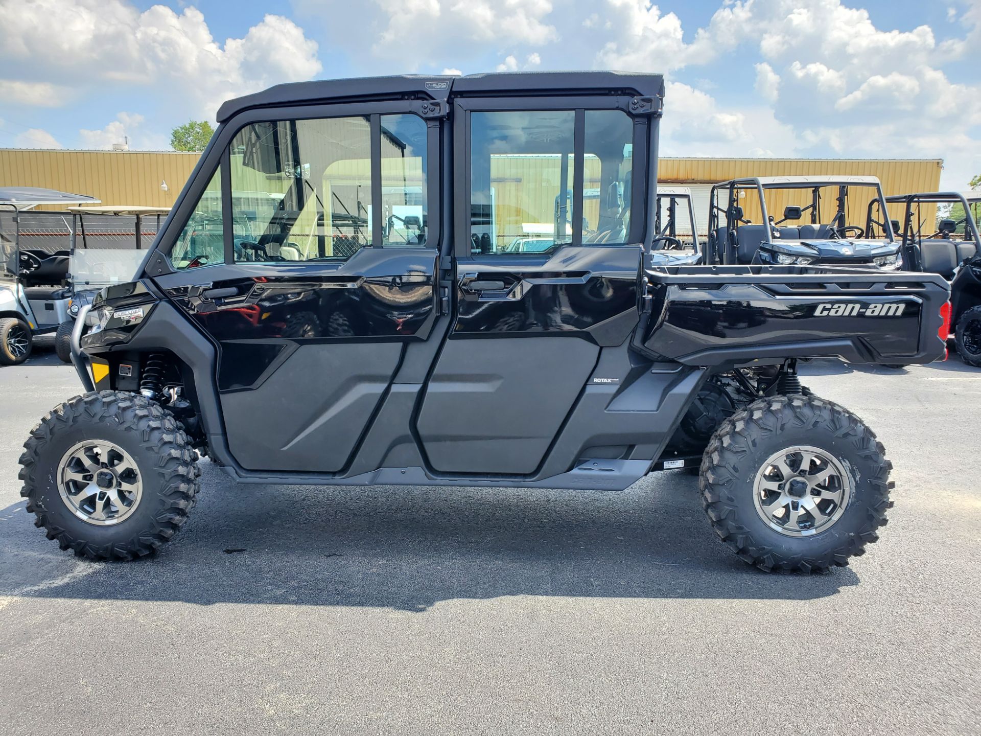 2024 Can-Am Defender MAX Lone Star CAB in Douglas, Georgia - Photo 7