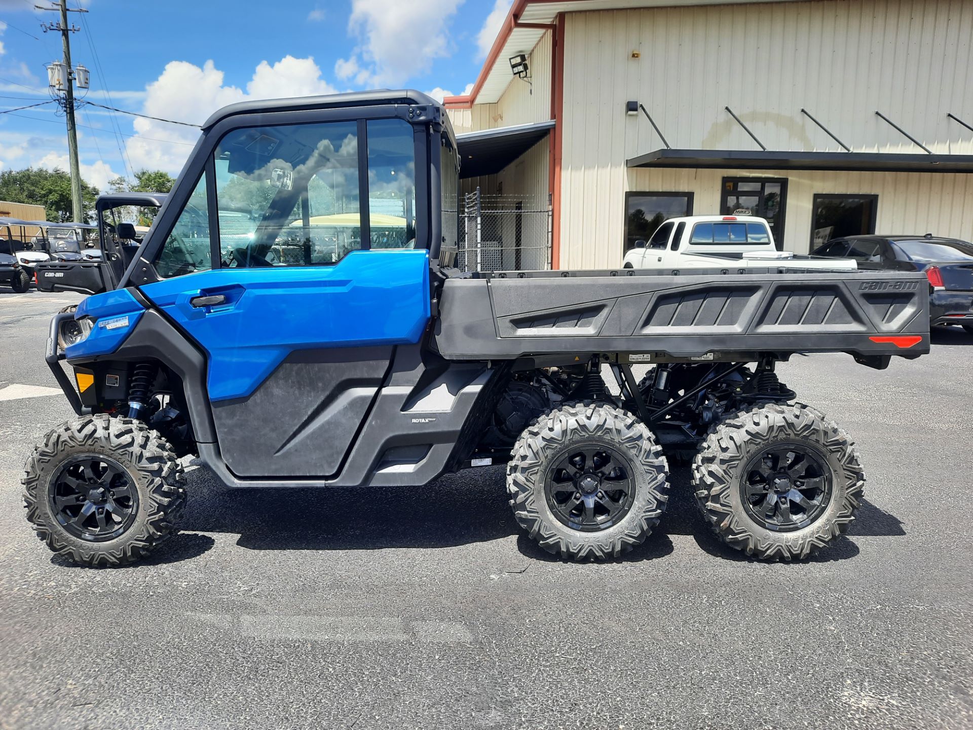 2022 Can-Am Defender 6x6 CAB Limited in Douglas, Georgia - Photo 4