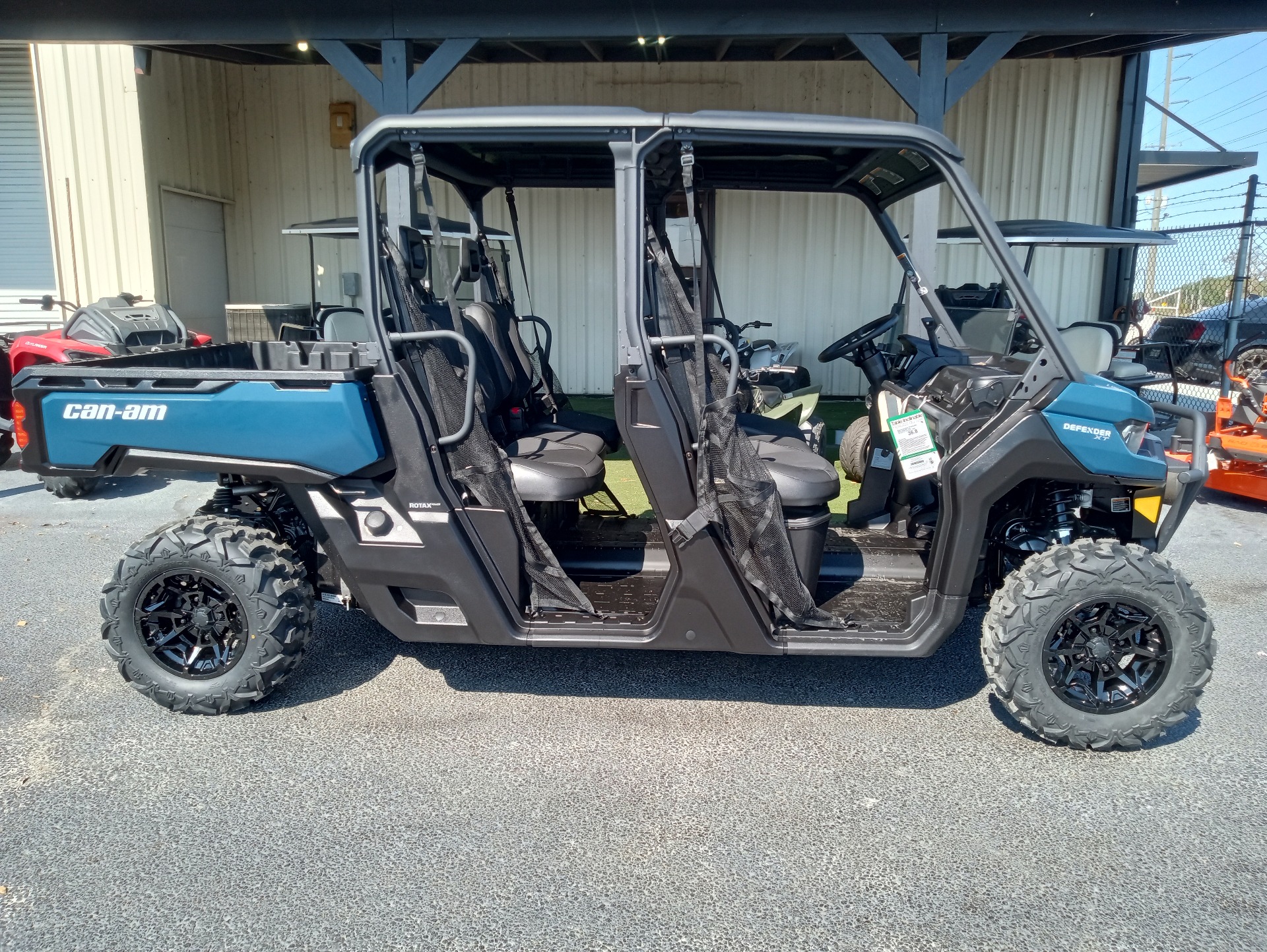 2025 Can-Am Defender MAX XT HD9 in Douglas, Georgia - Photo 2