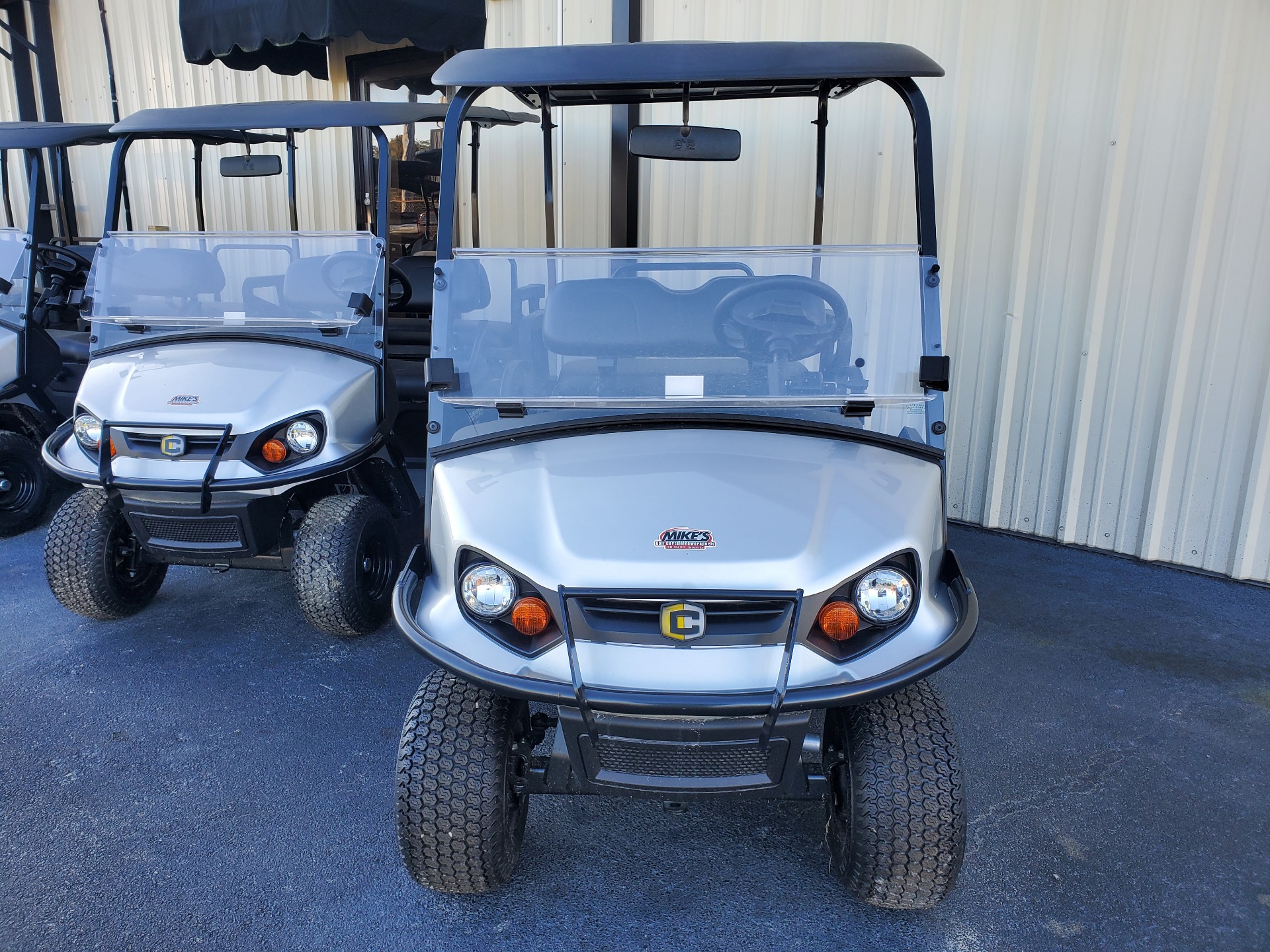 2023 Cushman Shuttle 2+2 EFI Gas in Douglas, Georgia - Photo 3