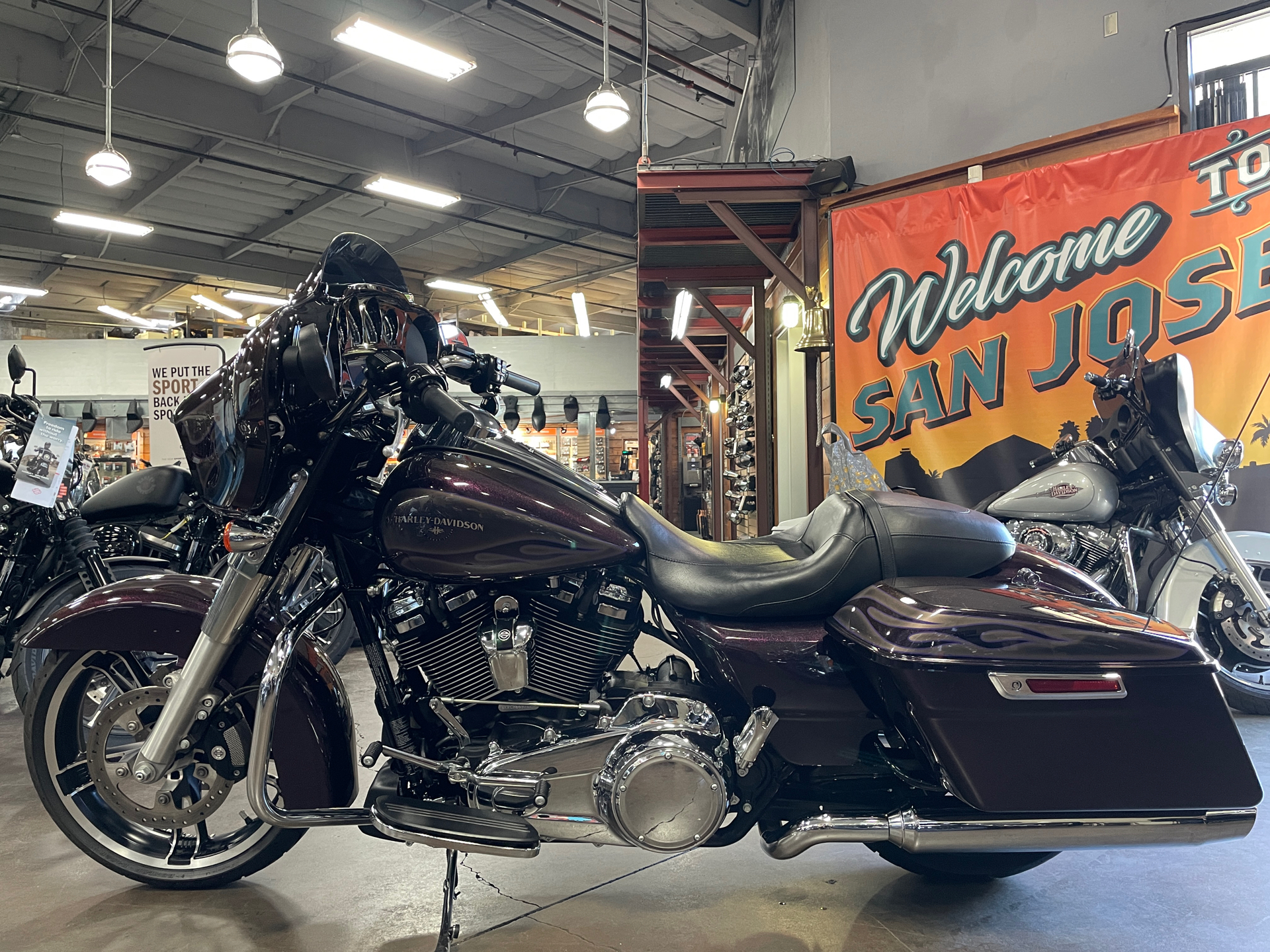 2017 Harley-Davidson Street Glide® Special in San Jose, California - Photo 14