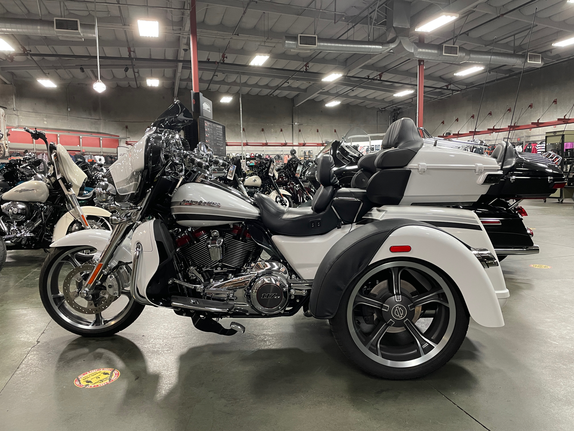 2020 Harley-Davidson CVO™ Tri Glide® in San Jose, California - Photo 9