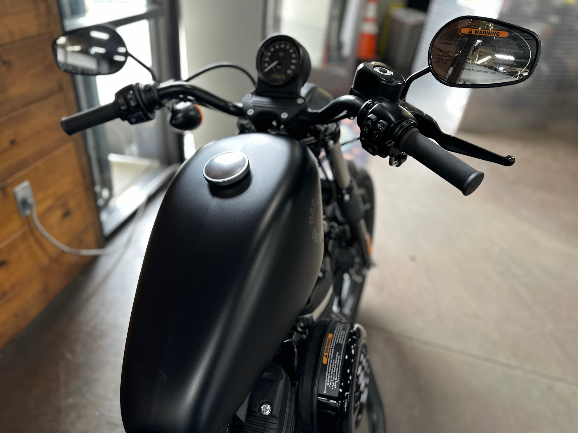 2022 Harley-Davidson Iron 883™ in San Jose, California - Photo 6