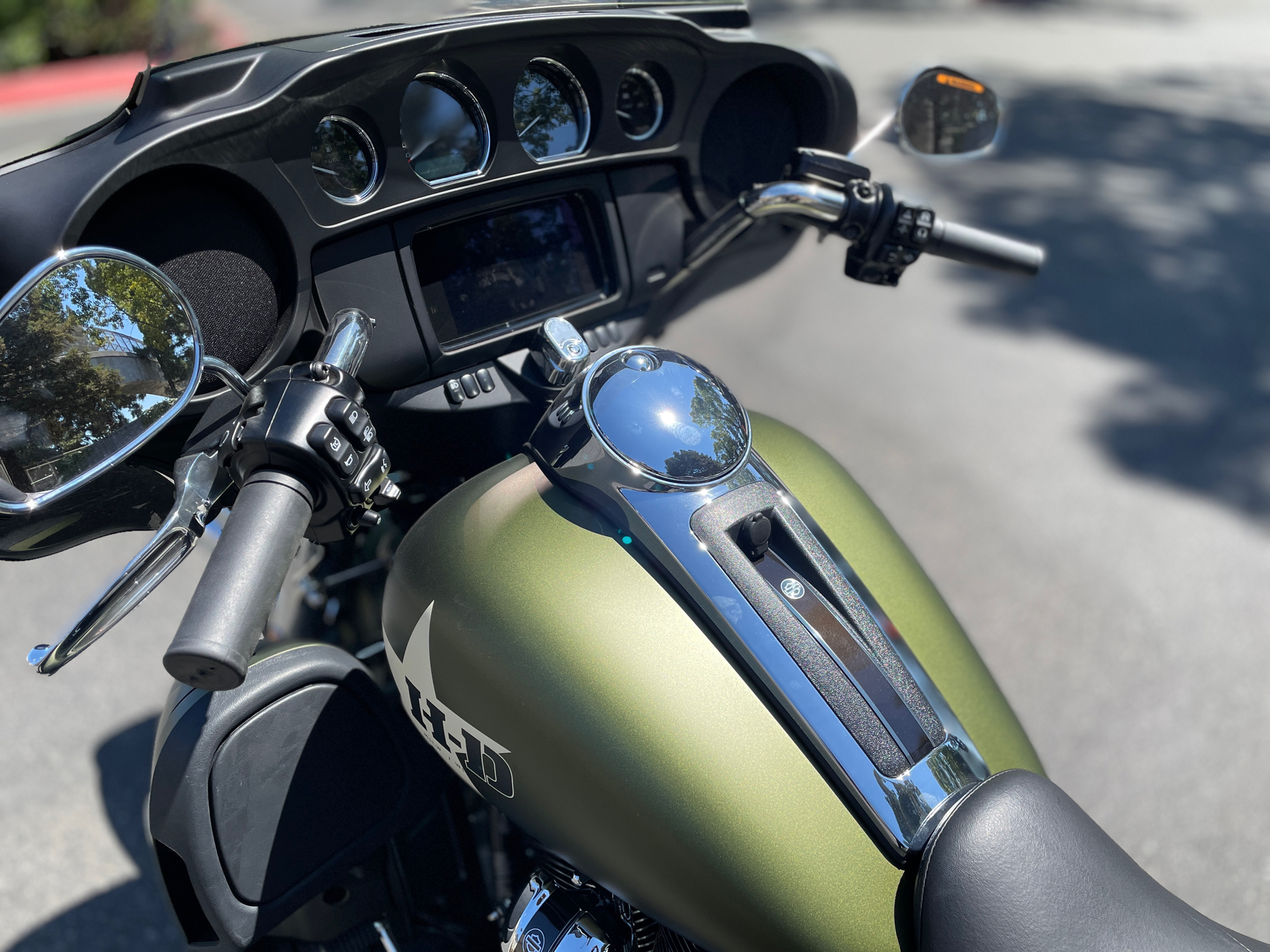 2022 Harley-Davidson Tri Glide Ultra (G.I. Enthusiast Collection) in San Jose, California - Photo 11