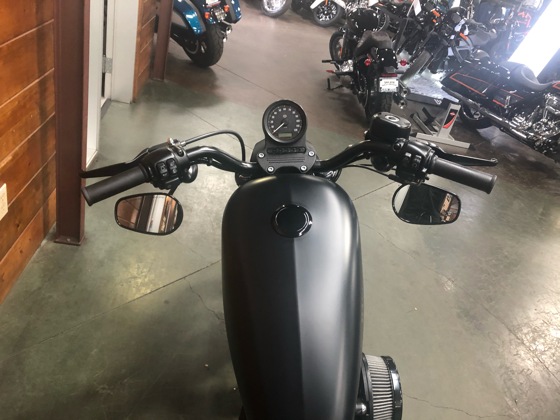 2018 Harley-Davidson Iron 883™ in San Jose, California - Photo 6
