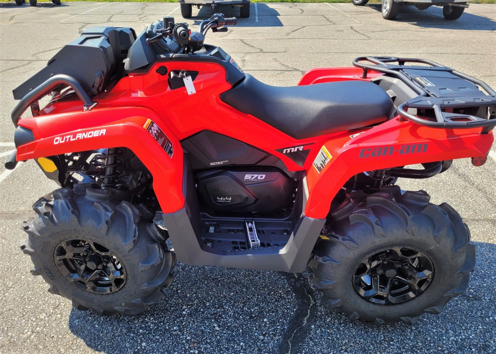 2022 Can-Am Outlander MR 570 in Barrington, New Hampshire - Photo 3