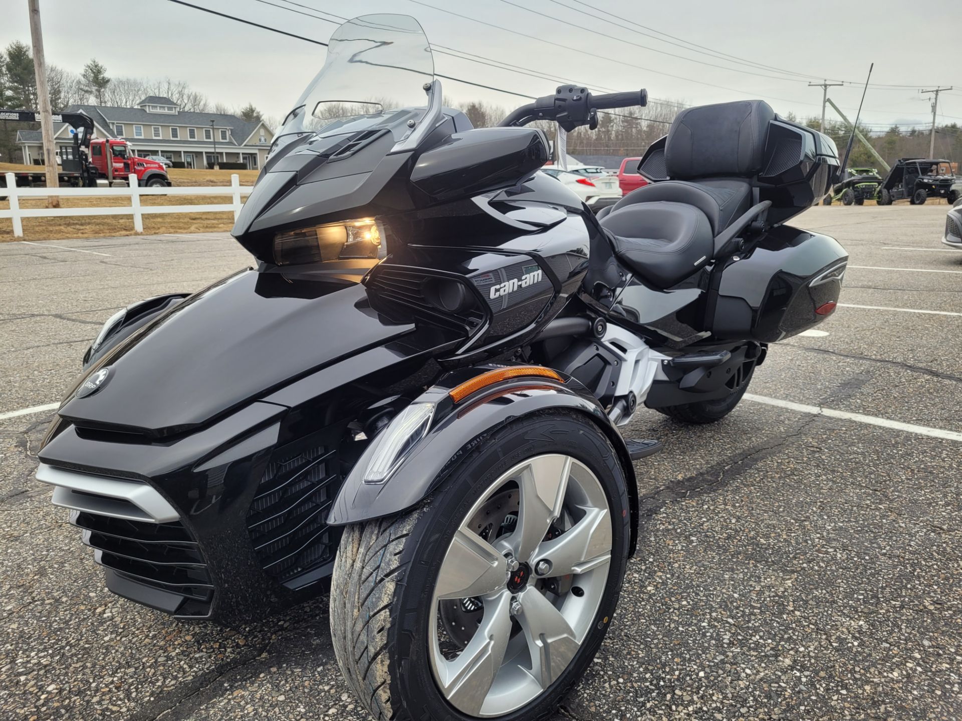 2023 Can-Am Spyder F3 Limited in Barrington, New Hampshire - Photo 3