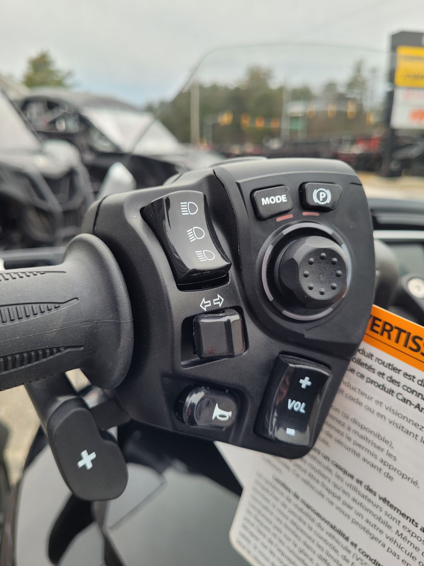2023 Can-Am Spyder F3 Limited in Barrington, New Hampshire - Photo 8