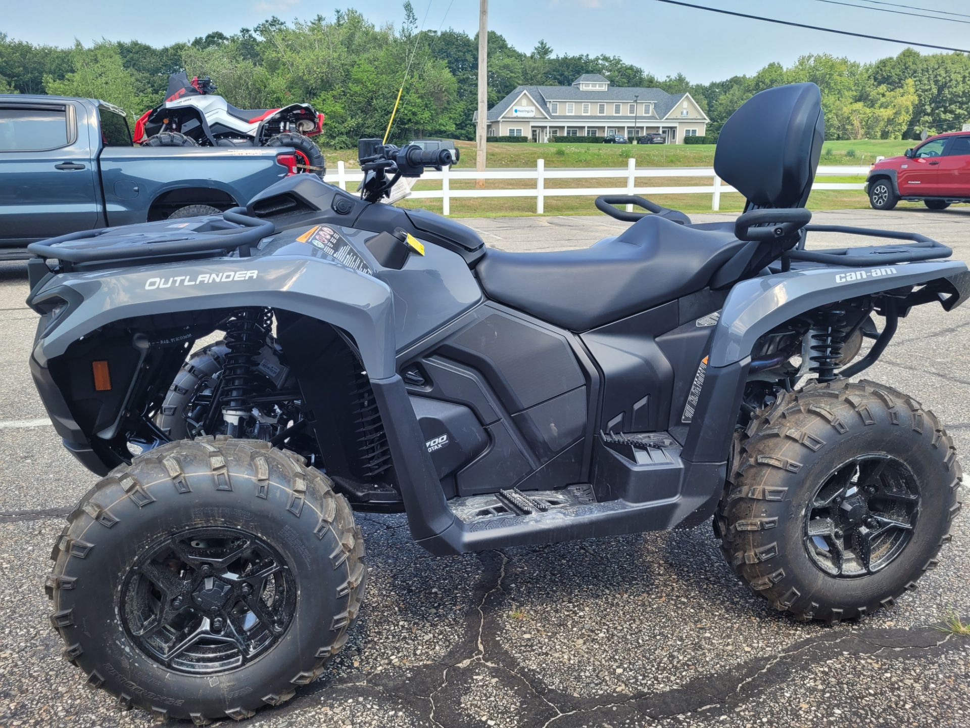 2024 Can-Am Outlander MAX DPS 700 in Barrington, New Hampshire - Photo 3