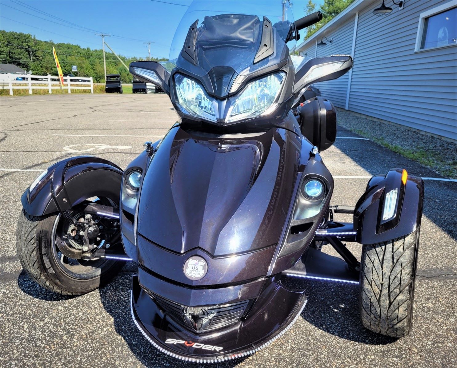 2013 Can-Am Spyder® ST Limited in Barrington, New Hampshire - Photo 2