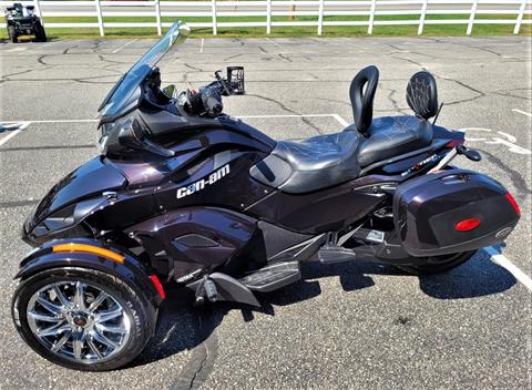 2013 Can-Am Spyder® ST Limited in Barrington, New Hampshire - Photo 3